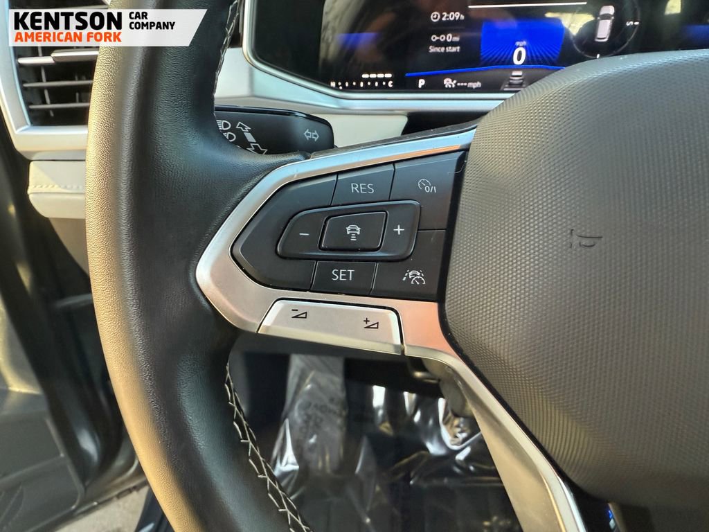 Used 2025 Volkswagen Taos SE image 20