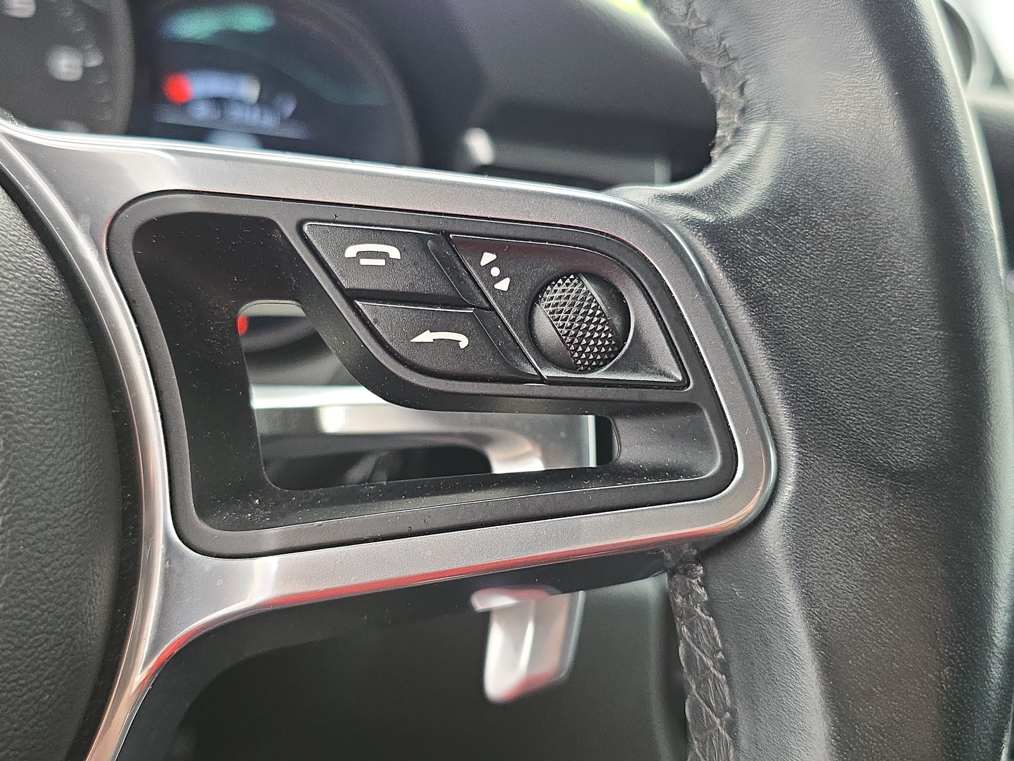 Used 2021 Porsche Macan AWD/4WD image 18