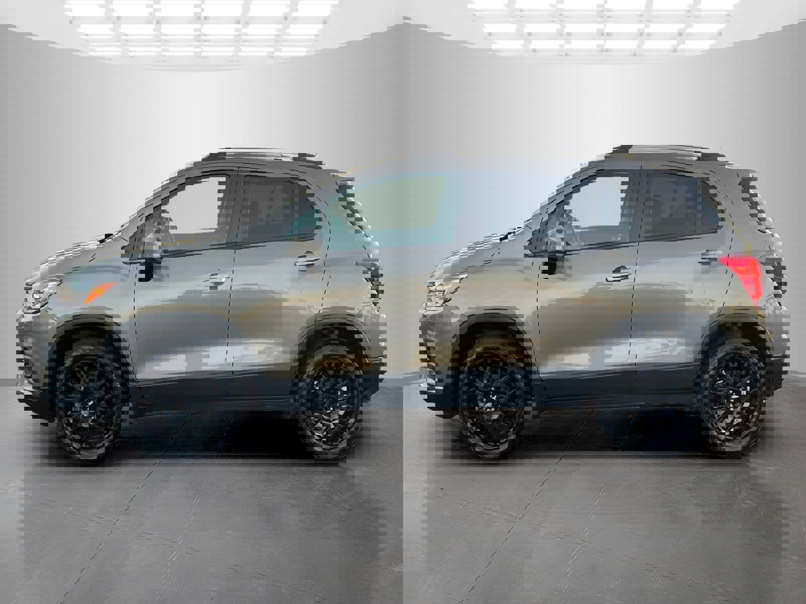 Used 2022 Chevrolet Trax LT w/ Sport Edition image 7