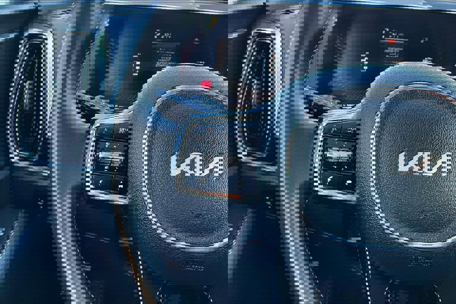 Used 2024 Kia Sorento S image 22