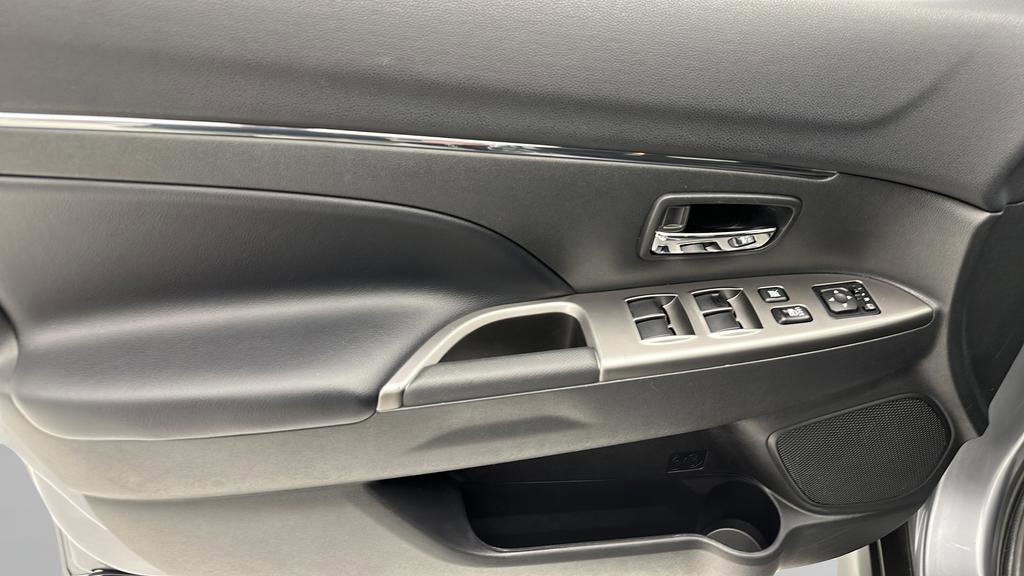 Used 2025 Mitsubishi Outlander Sport SE AWD/4WD image 14