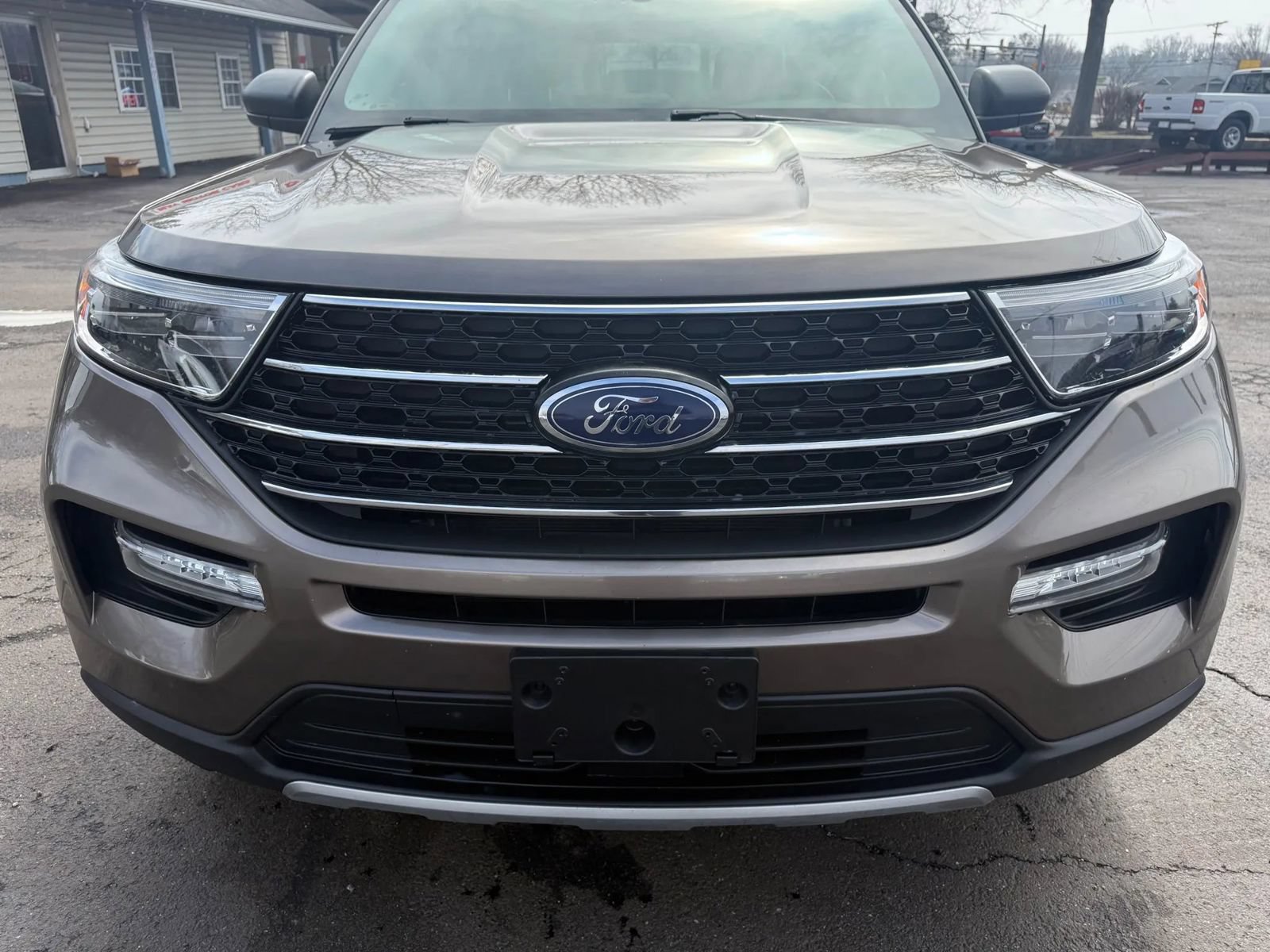 Used 2021 Ford Explorer XLT w/ Equipment Group 202A AWD/4WD image 8