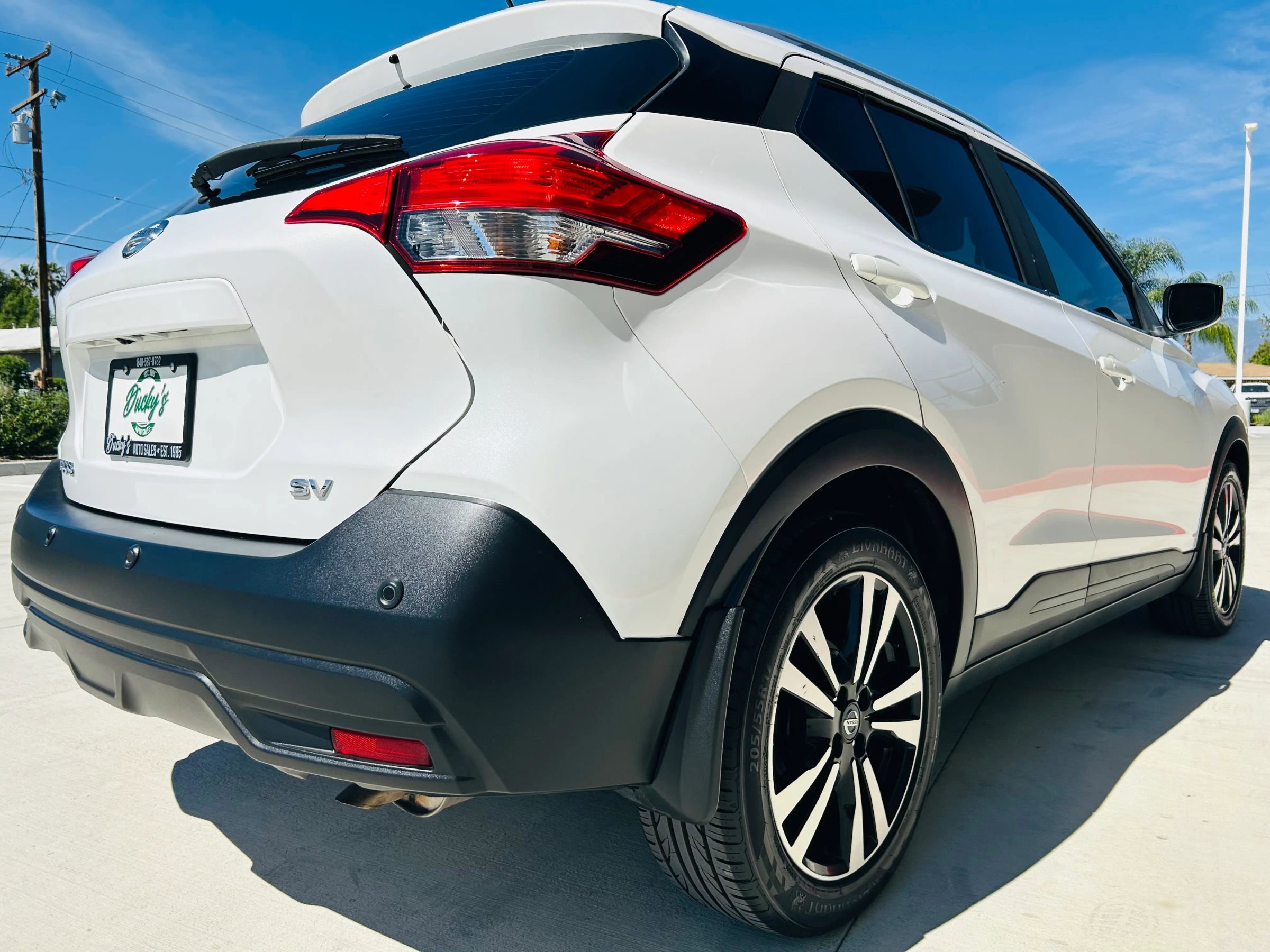 Used 2020 Nissan Kicks SV FWD image 14