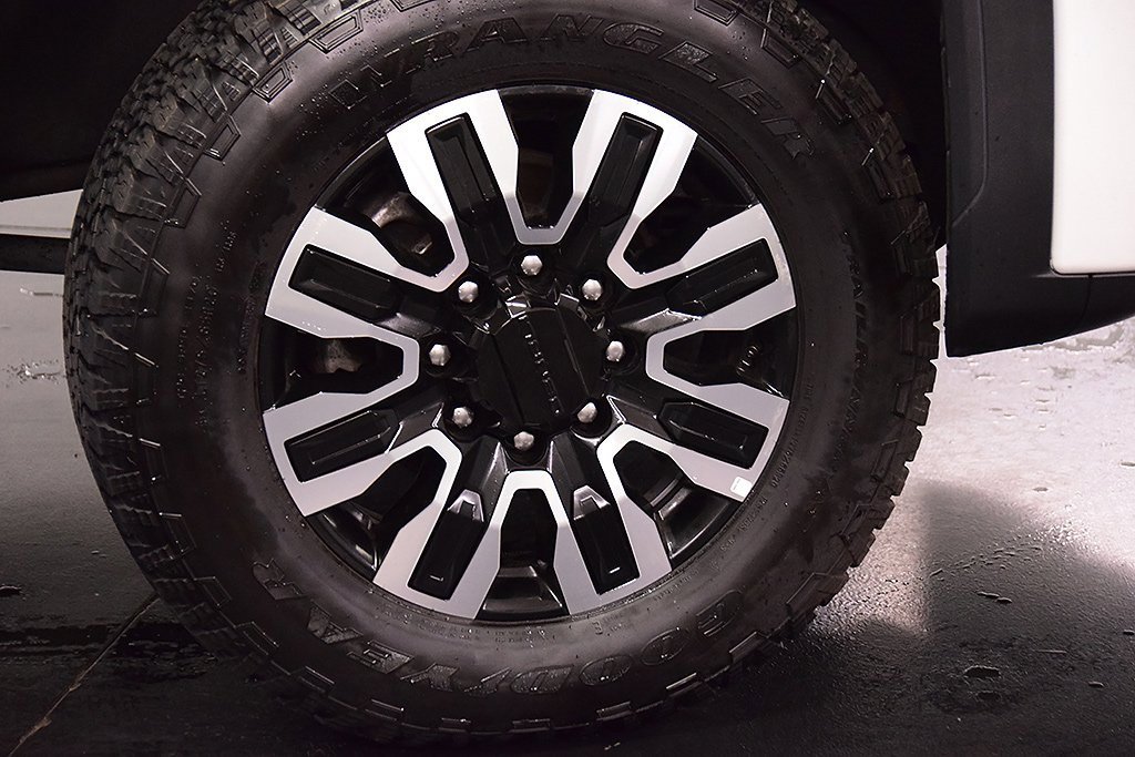 Used 2025 GMC Sierra 2500 Denali Ultimate w/ Snow Plow Prep/Camper Package image 12