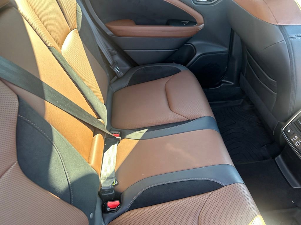 Used 2025 Subaru Forester Touring image 19