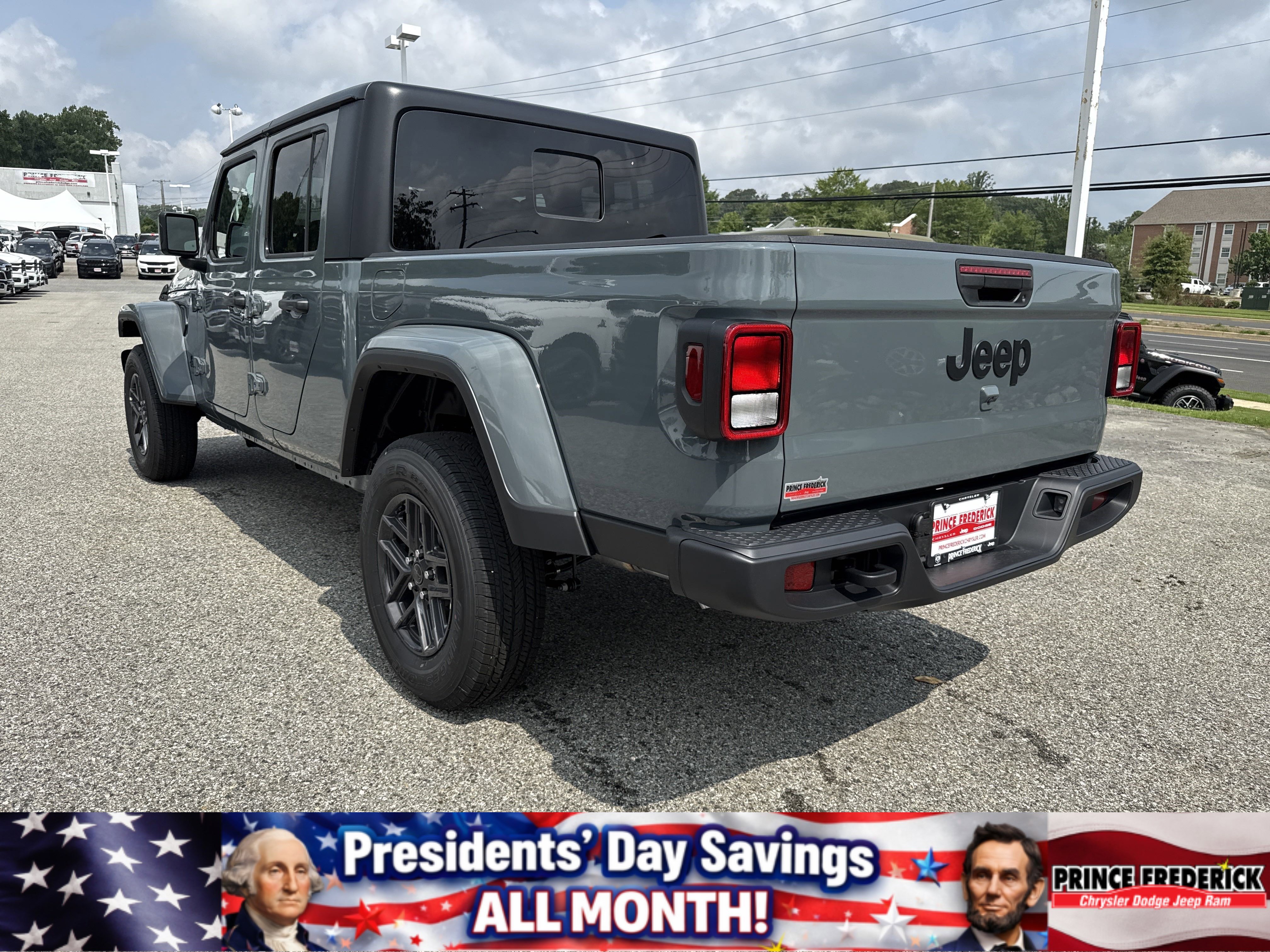 New 2025 Jeep Gladiator Sport image 5