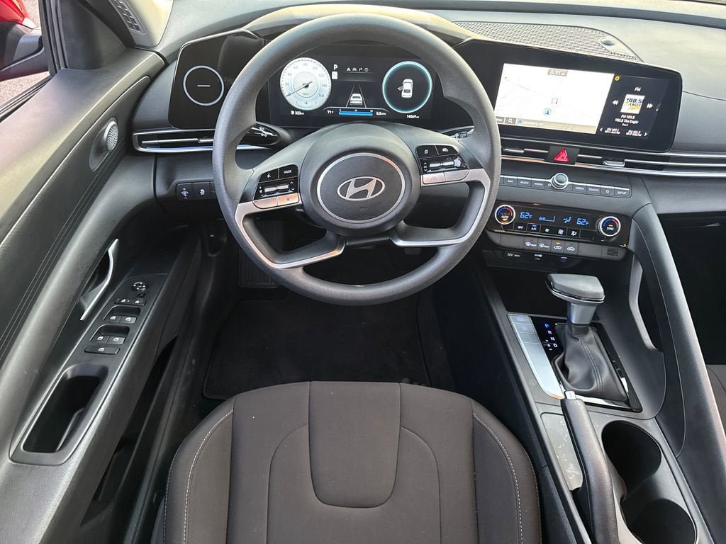 Used 2024 Hyundai Elantra SEL FWD image 15