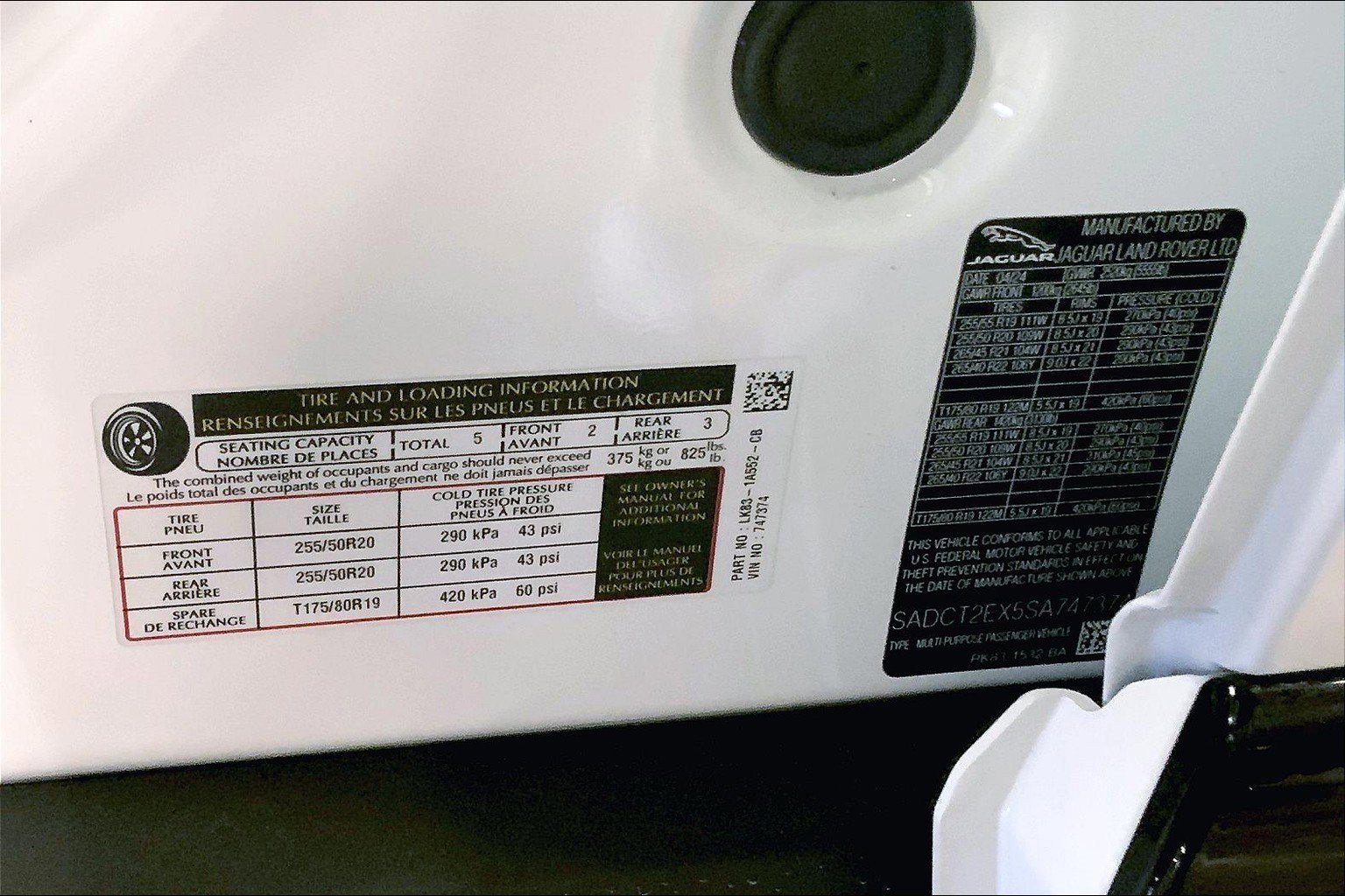 New 2025 Jaguar F-PACE R-Dynamic S image 15