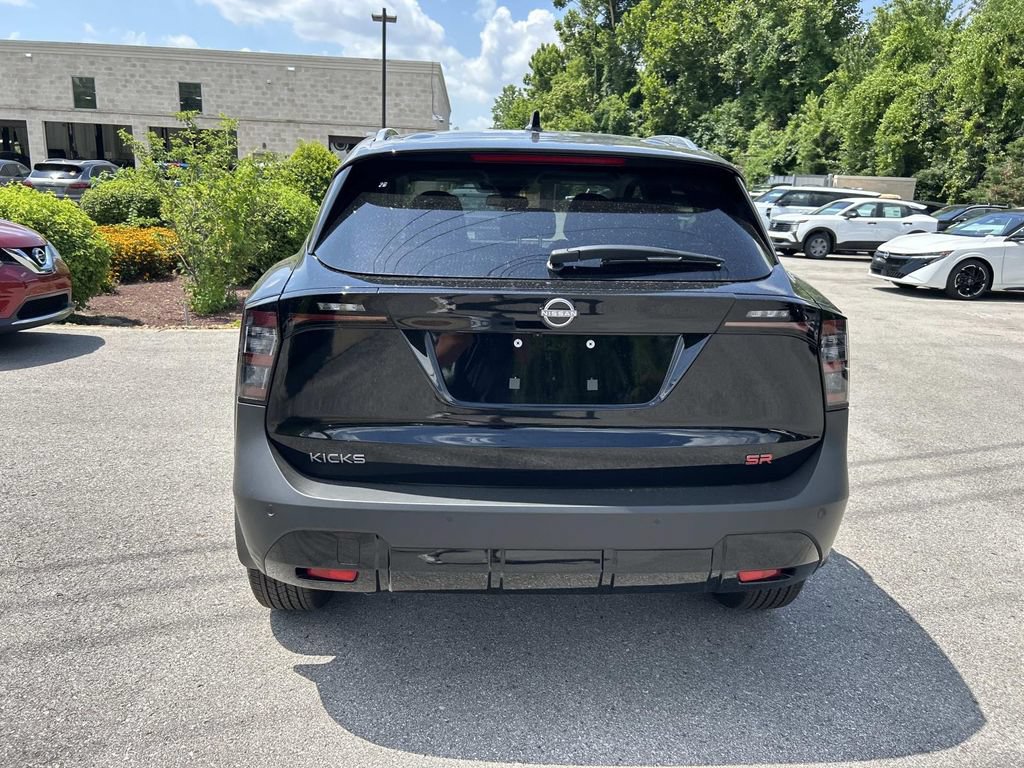 New 2026 Nissan Kicks SR w/ SR Premium Package FWD image 6