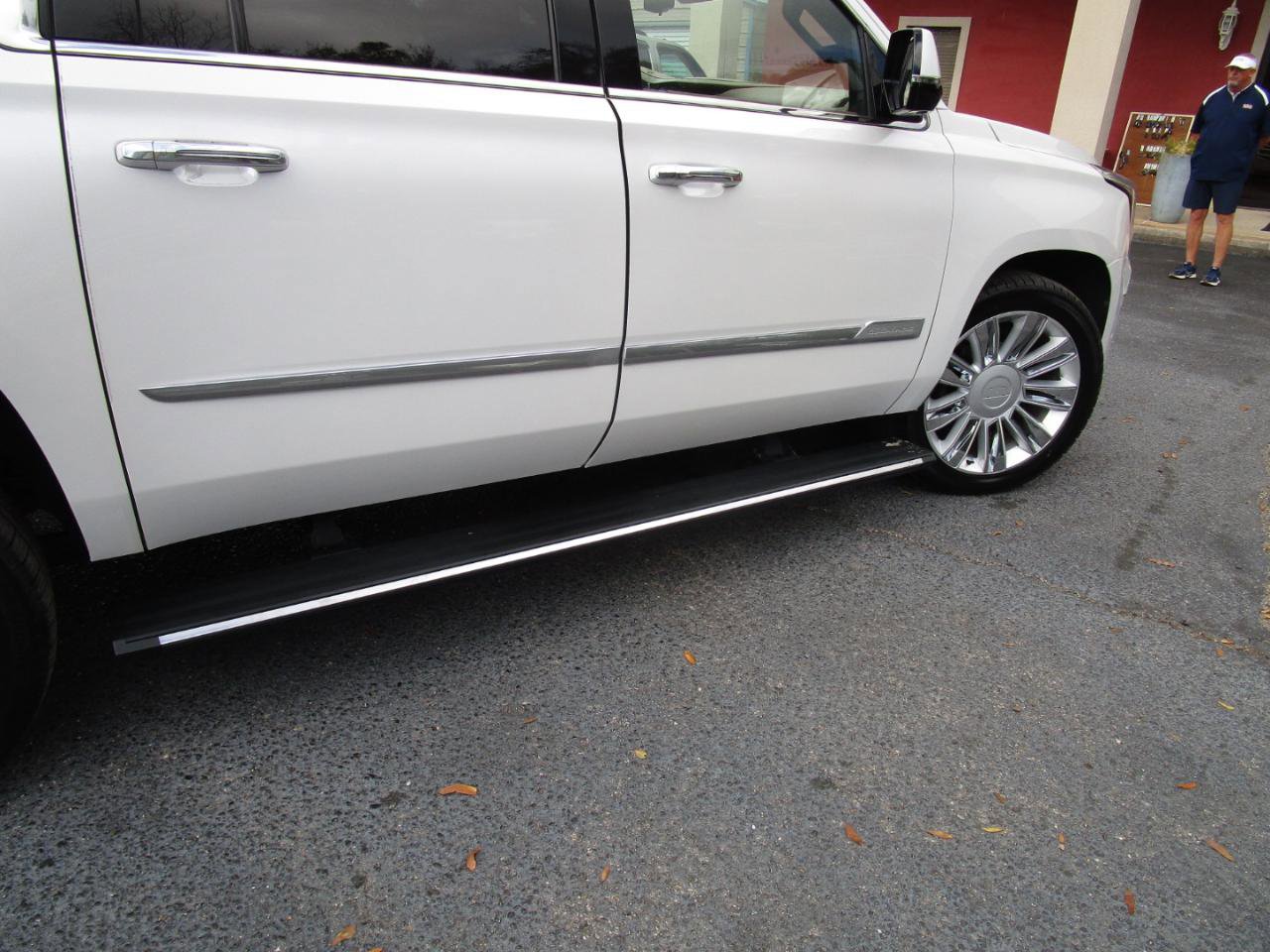 Used 2019 Cadillac Escalade ESV Platinum image 32