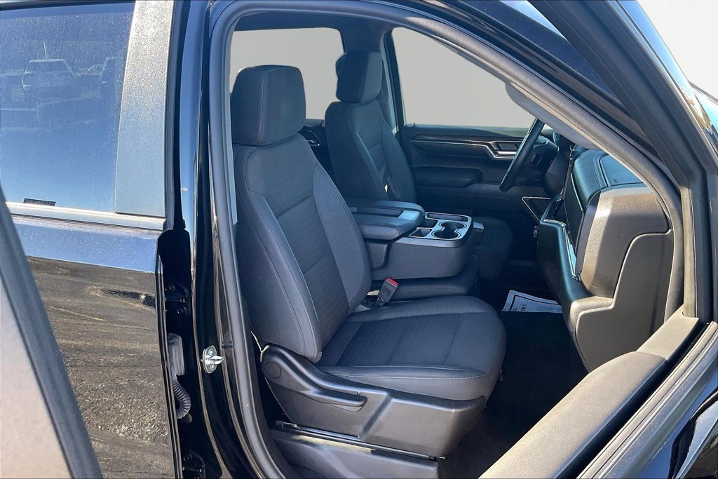 Used 2024 Chevrolet Silverado 1500 LT AWD/4WD image 32