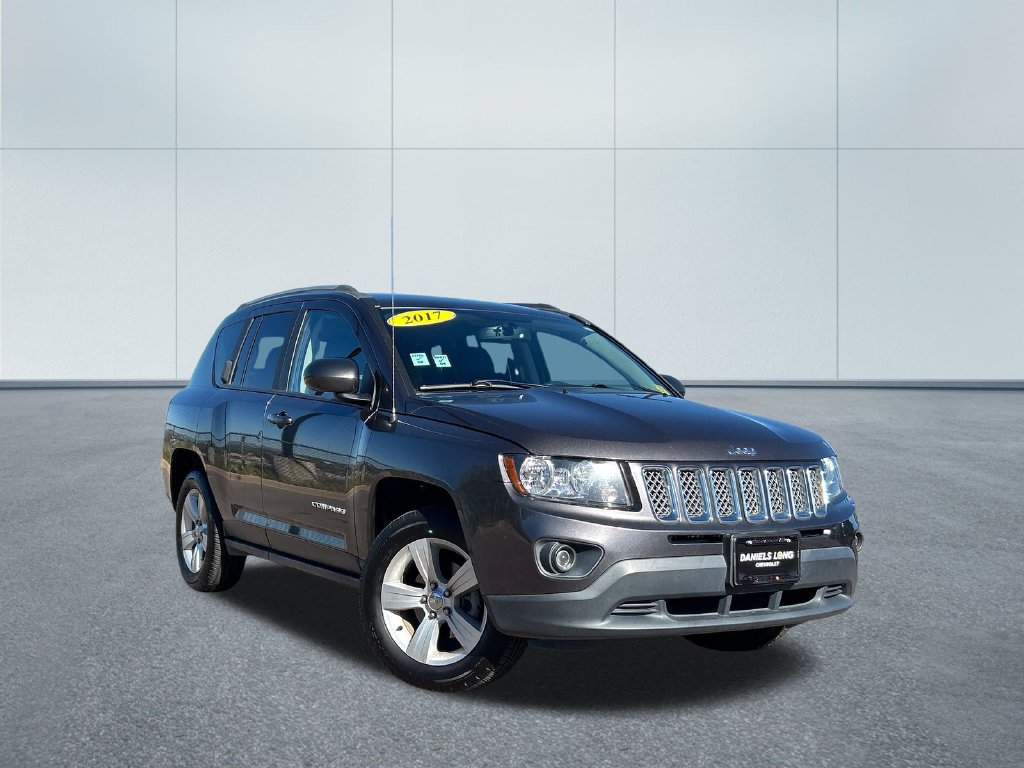 Used 2017 Jeep Compass Latitude AWD/4WD image 31