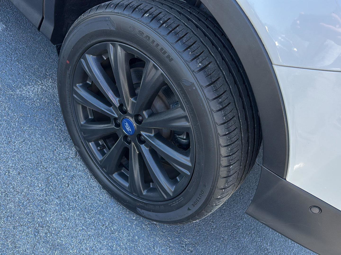 Used 2018 Ford Escape Titanium image 10