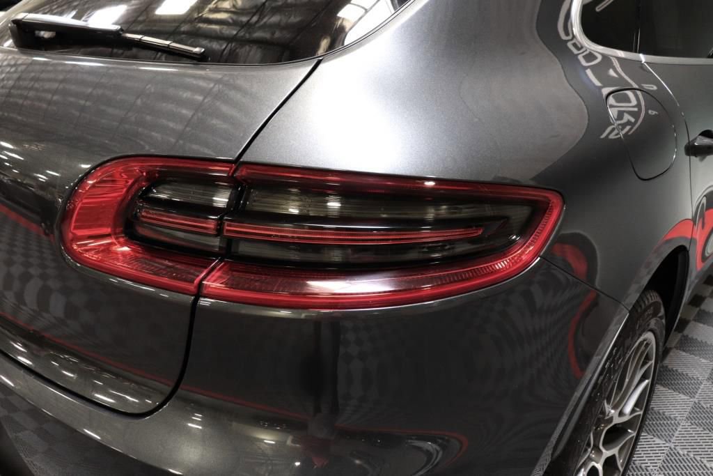 Used 2017 Porsche Macan S image 8