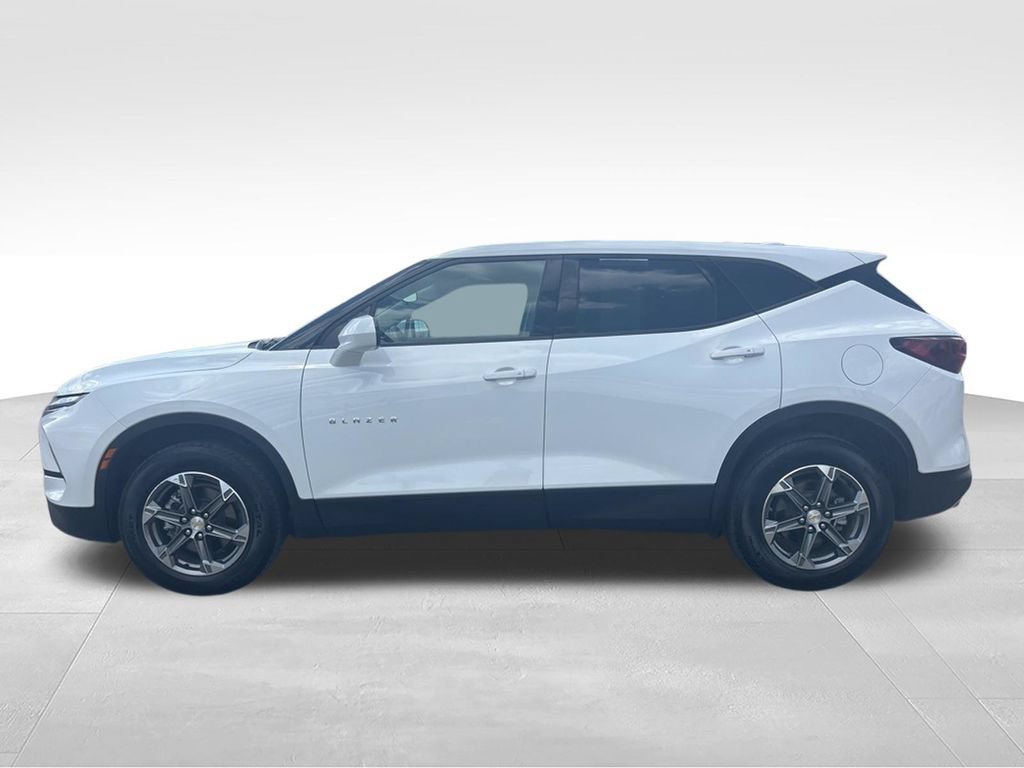 Used 2025 Chevrolet Blazer LT FWD image 6