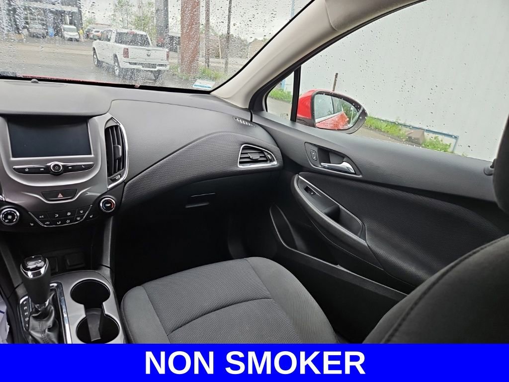 Used 2017 Chevrolet Cruze LT w/ Convenience Package FWD image 11