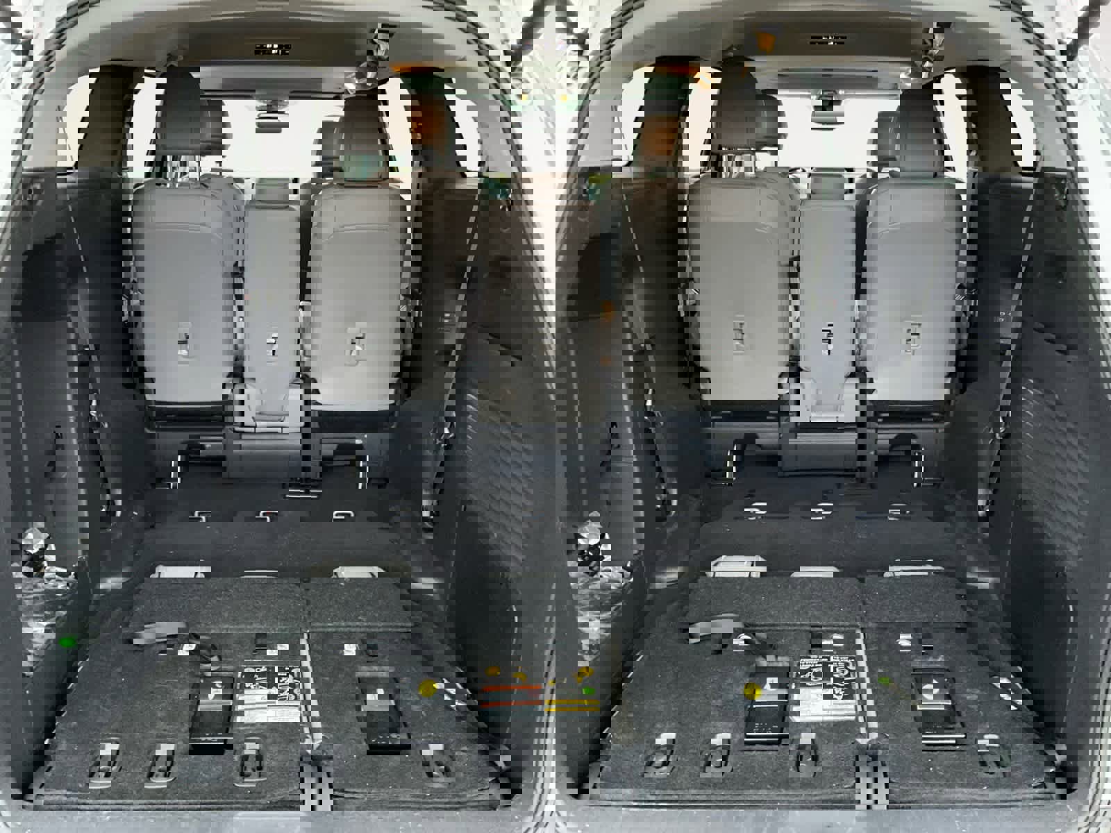 Used 2025 Toyota Sienna XLE image 31