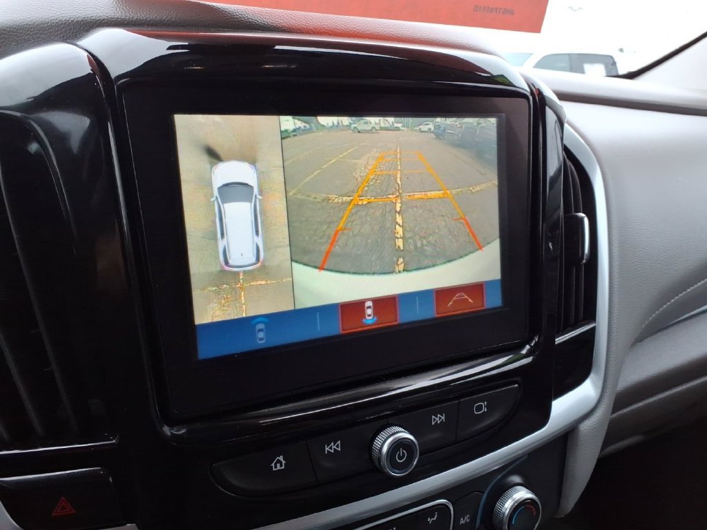 Used 2018 Chevrolet Traverse LT FWD image 19