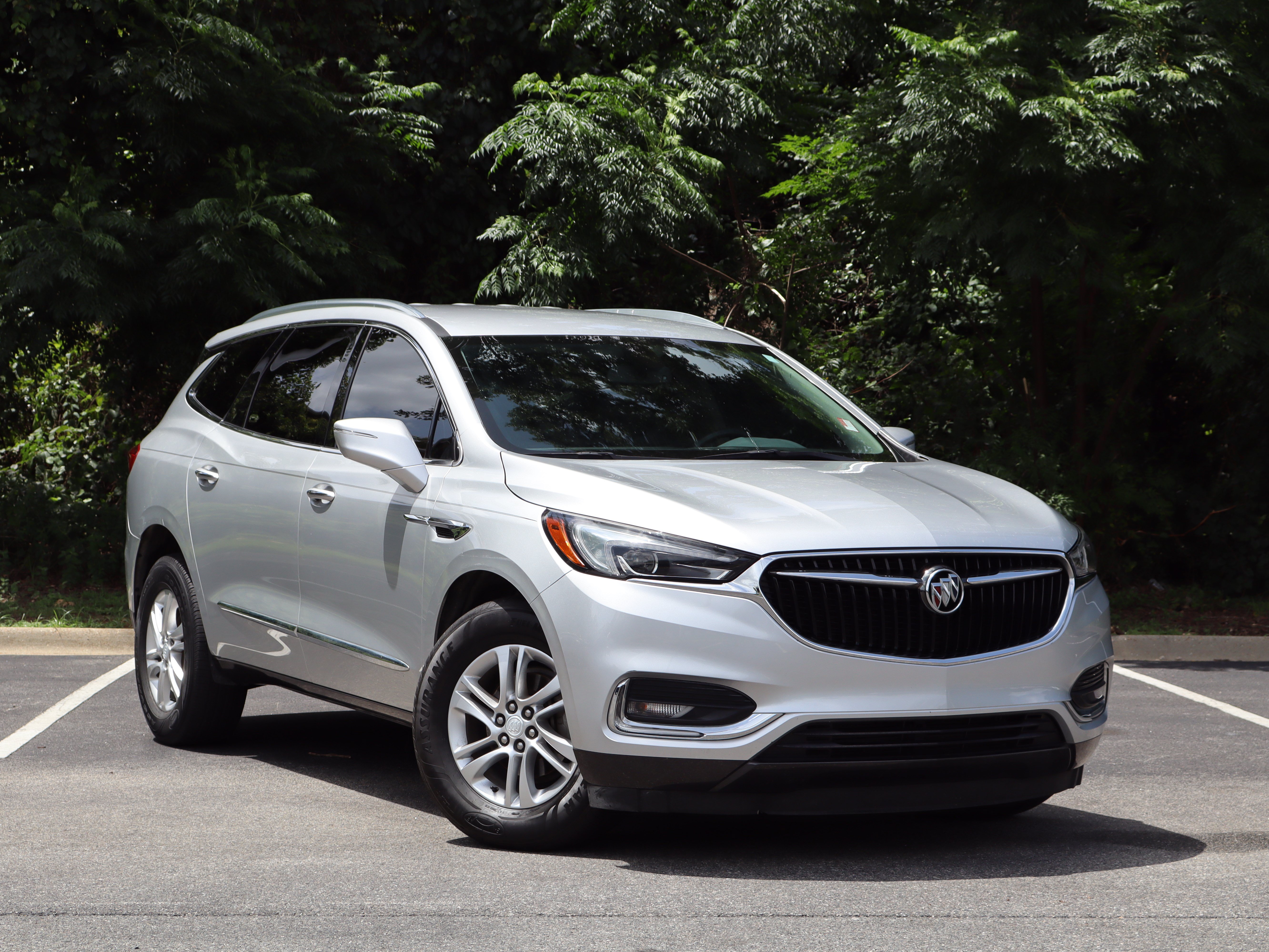 Used 2019 Buick Enclave Essence FWD image 2