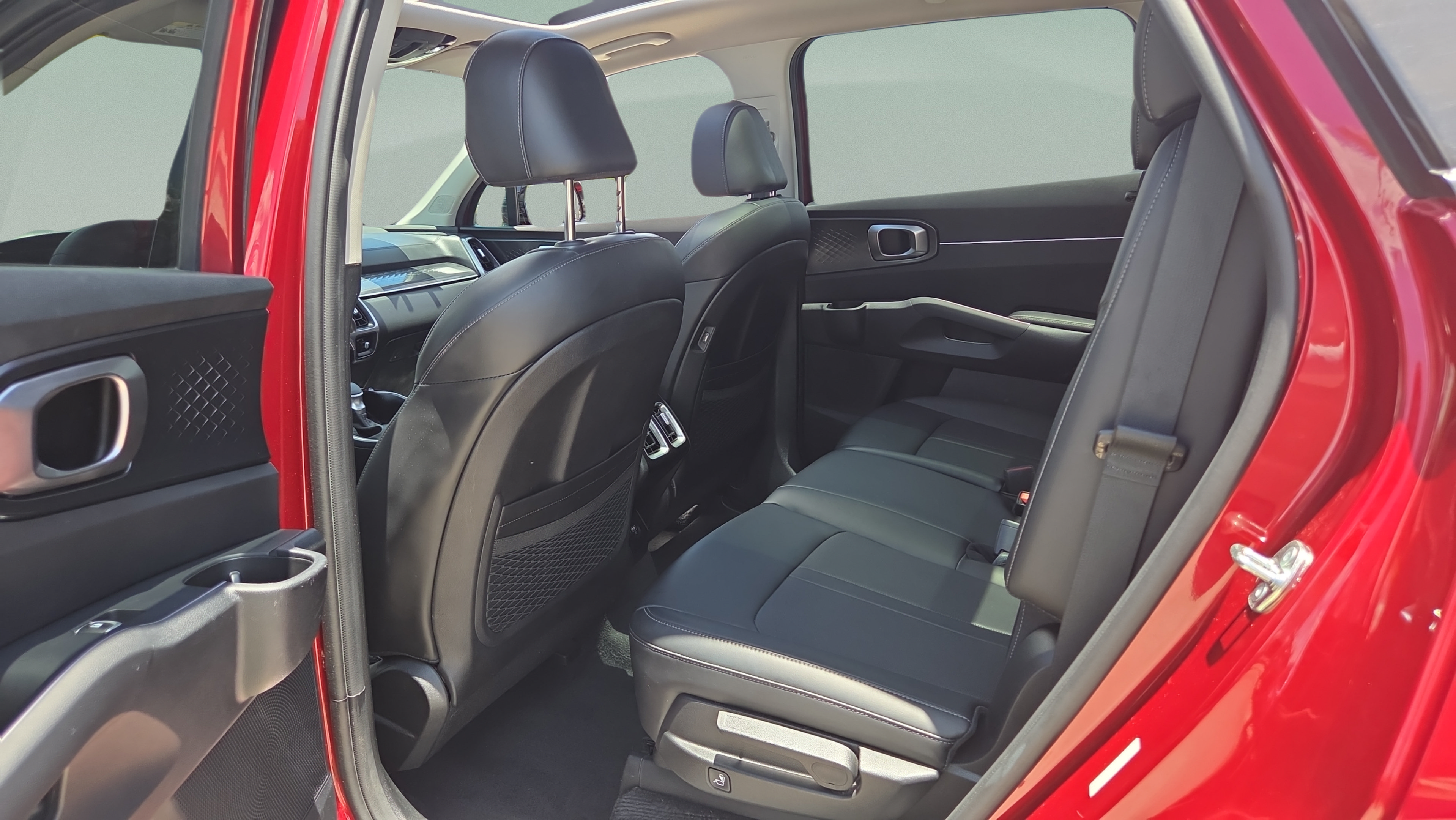 Certified 2023 Kia Sorento S w/ Panoramic Sunroof Package FWD image 12