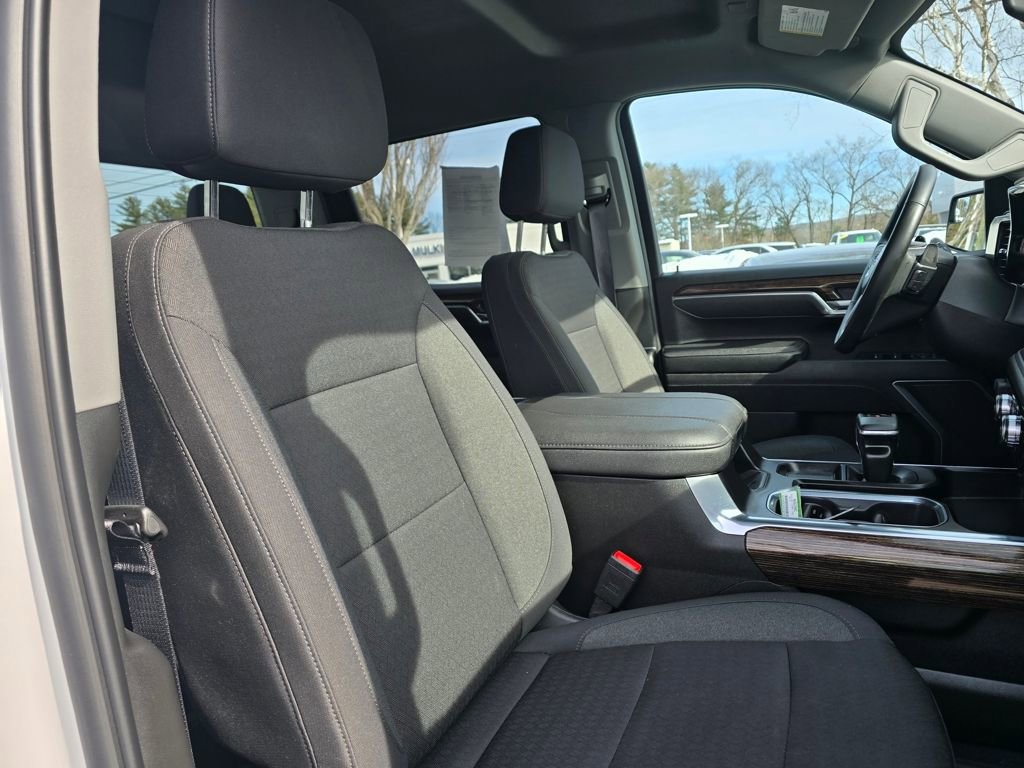 Used 2025 GMC Sierra 1500 Elevation image 12