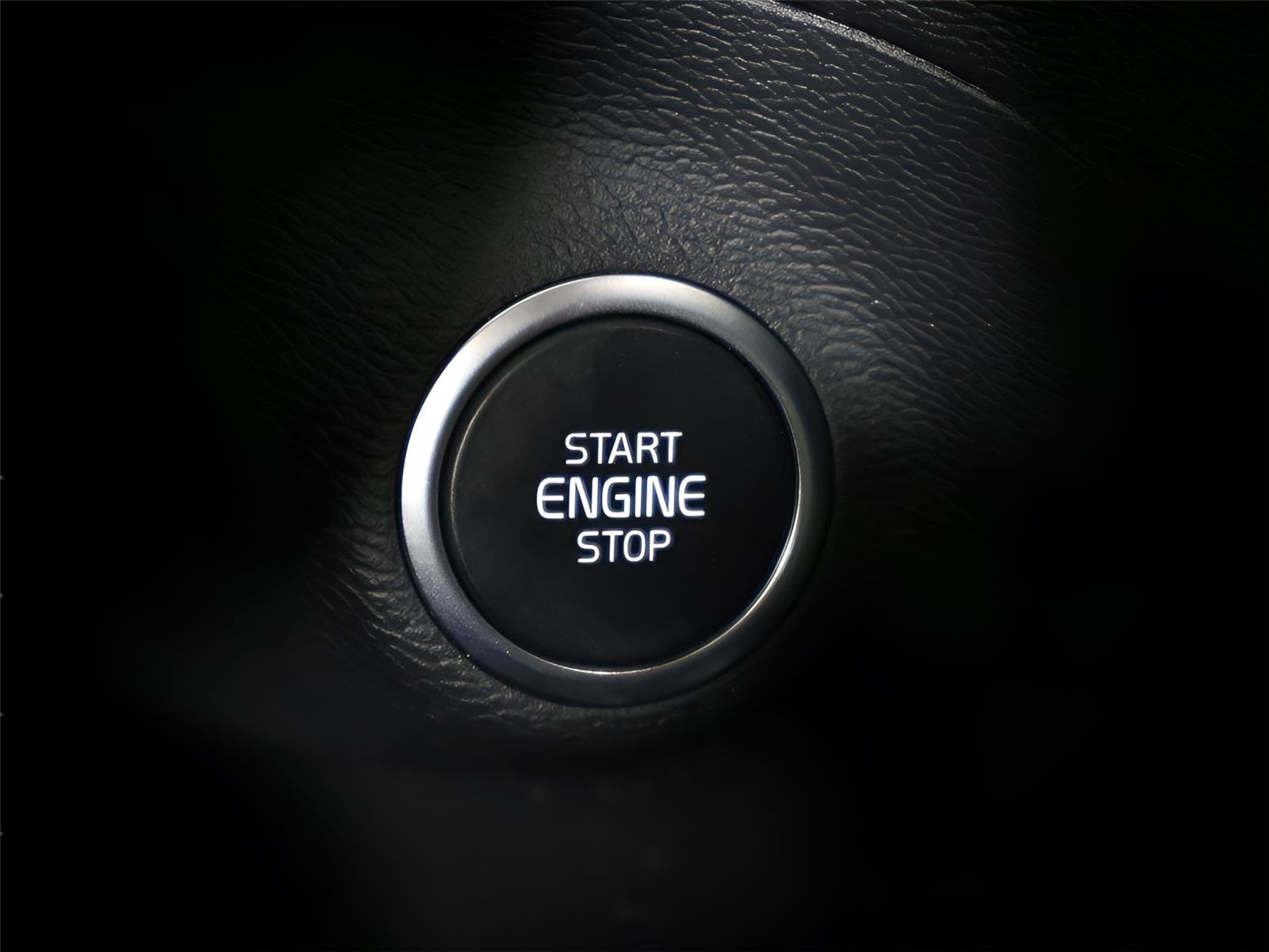 Used 2023 Volvo XC40 B5 Plus w/ Protection Package Premier image 42