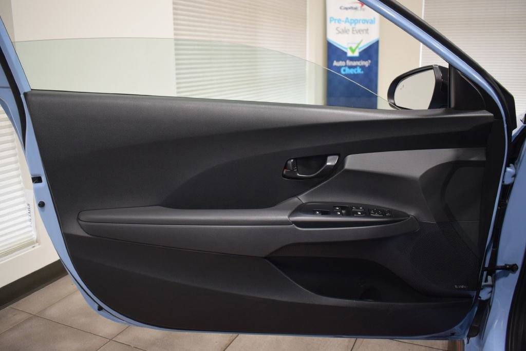 Used 2021 Hyundai Veloster N image 7