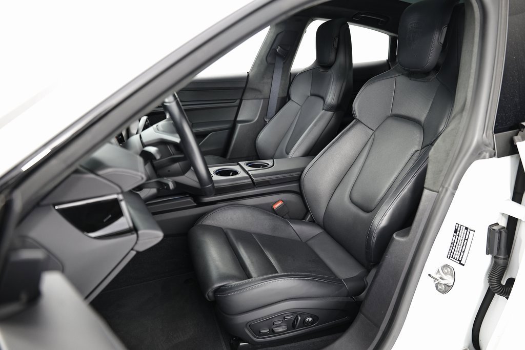 Certified 2024 Porsche Taycan GTS image 5