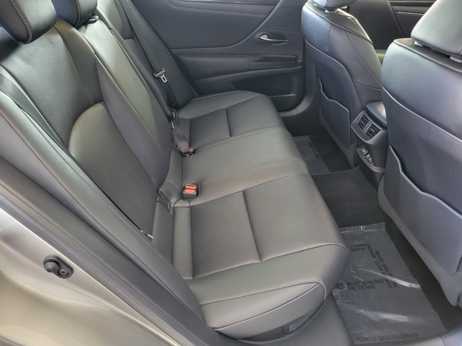 Used 2020 Lexus ES 300h w/ Accessory Package 2 image 16