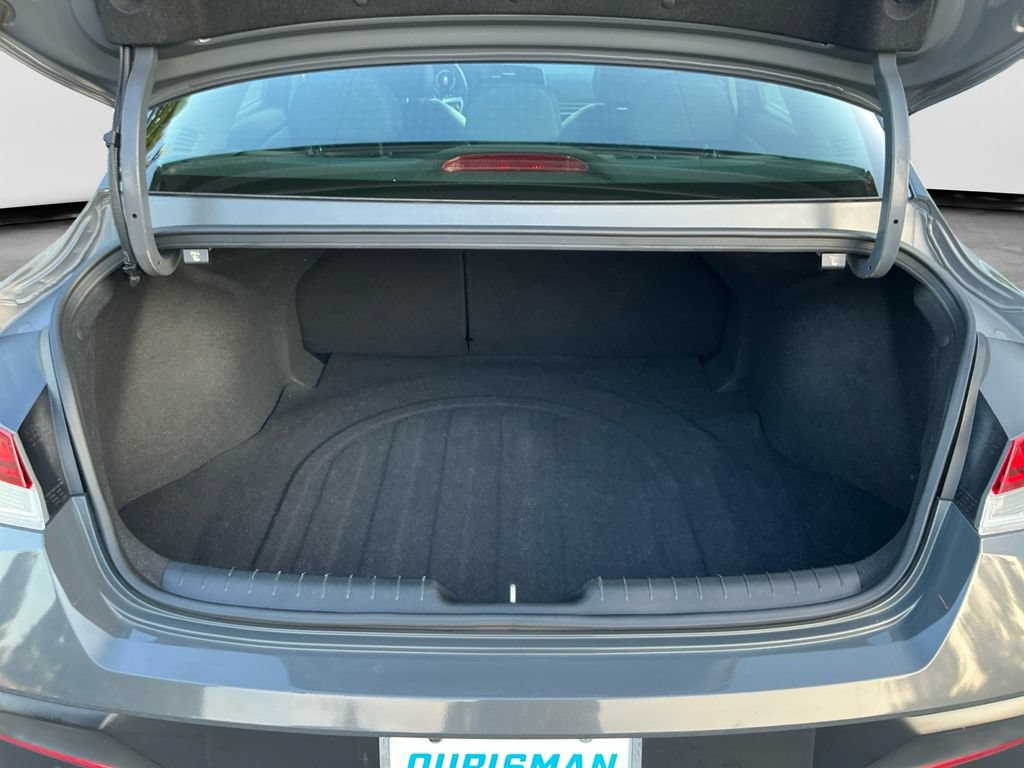 Used 2024 Hyundai Elantra Limited FWD image 17