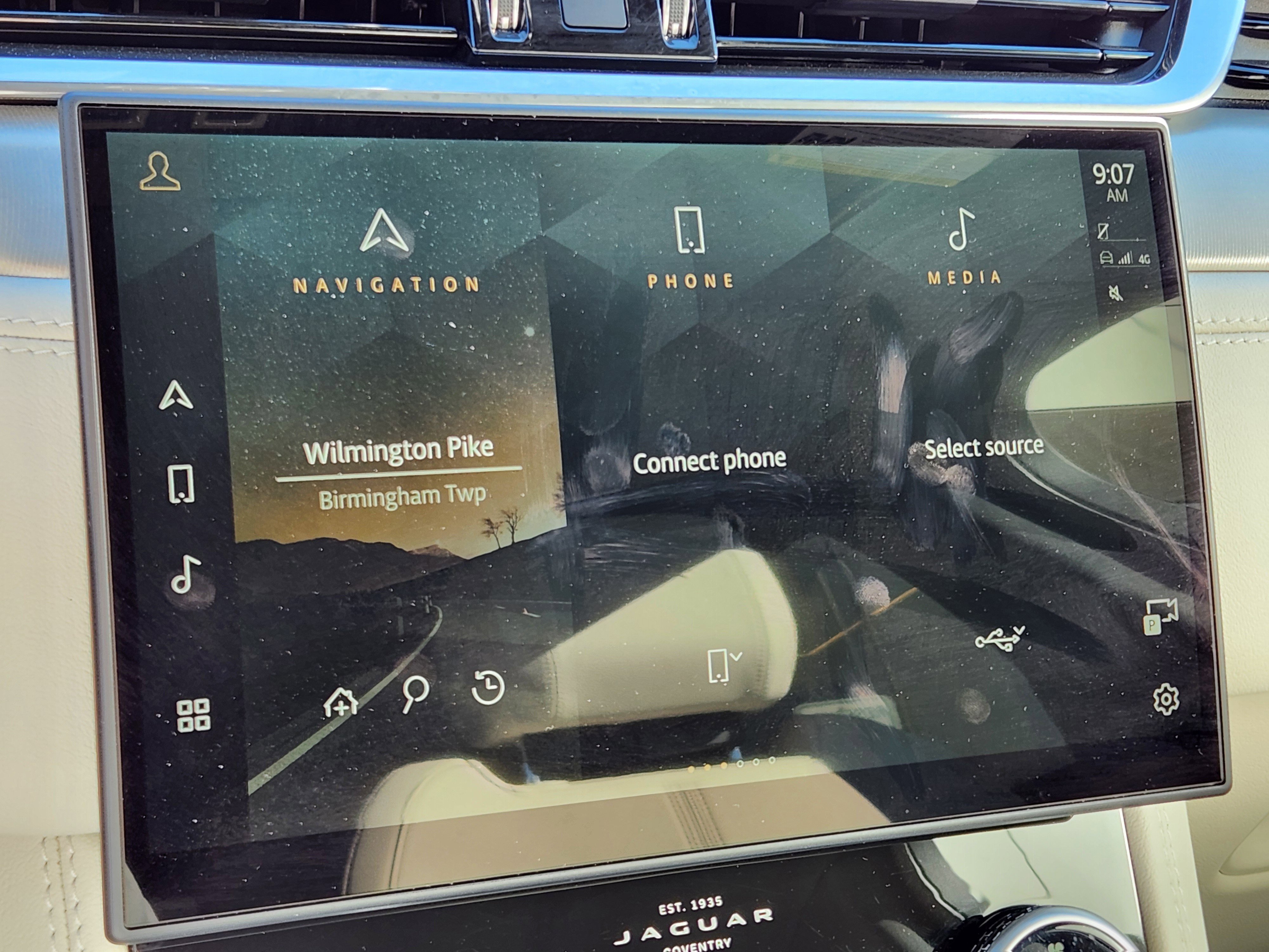 Certified 2025 Jaguar F-PACE R-Dynamic S image 21