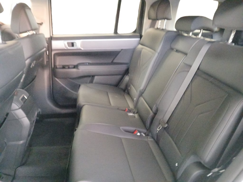 New 2027 Hyundai Santa Fe SEL FWD image 14