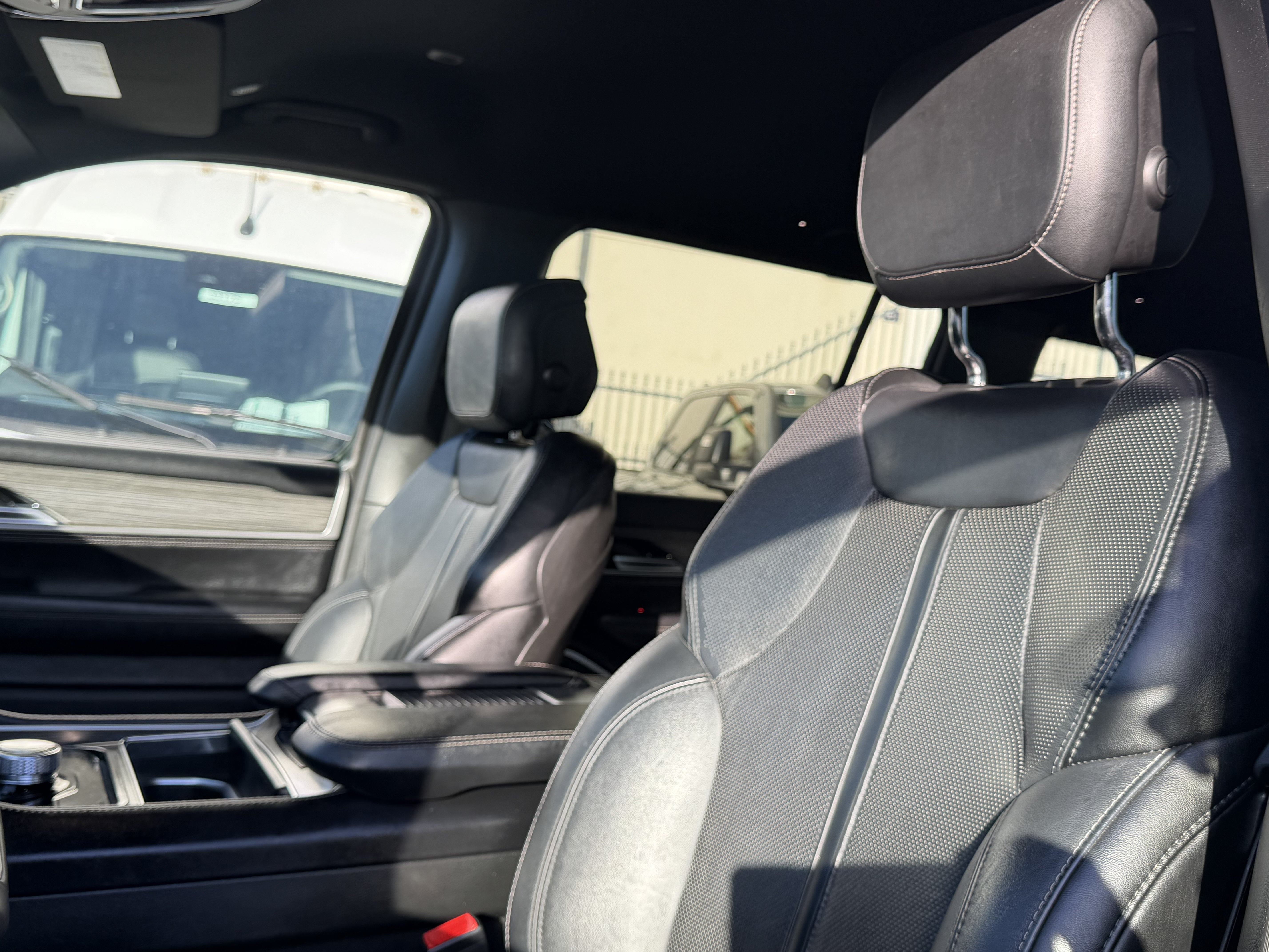 Certified 2024 Jeep Wagoneer Series II w/ Flexible Seating Group RWD image 20