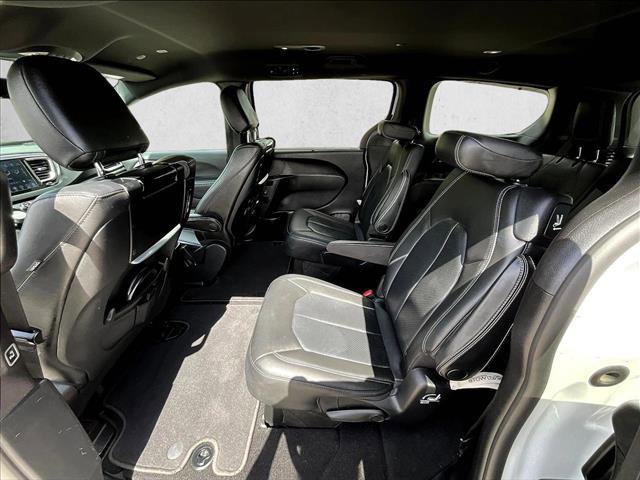 Used 2020 Chrysler Pacifica Touring-L Plus w/ Advanced Safetytec Group image 25