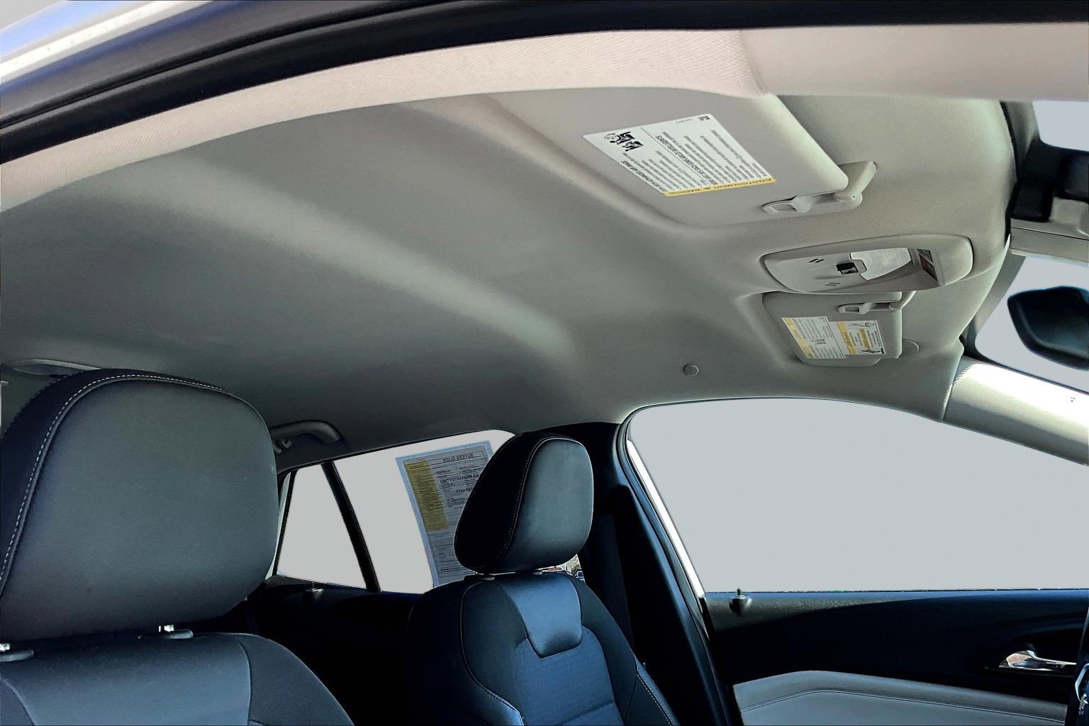 Used 2025 Chevrolet Trax LT w/ LT Convenience Package FWD image 19