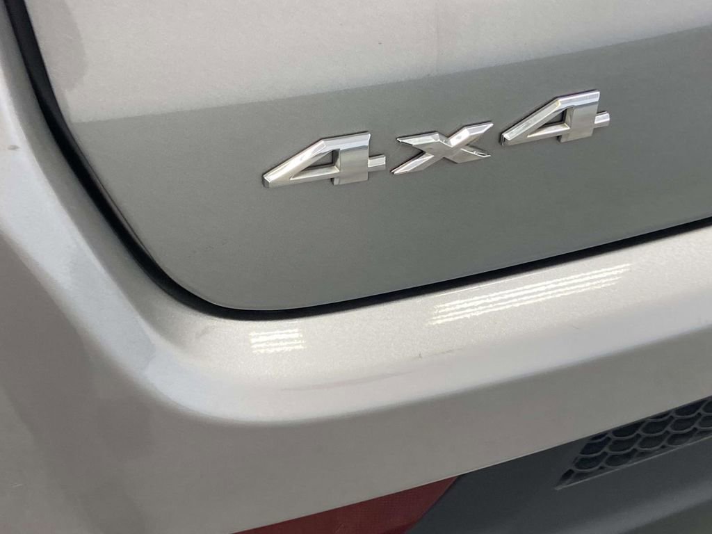 Used 2024 Jeep Compass Sport image 10