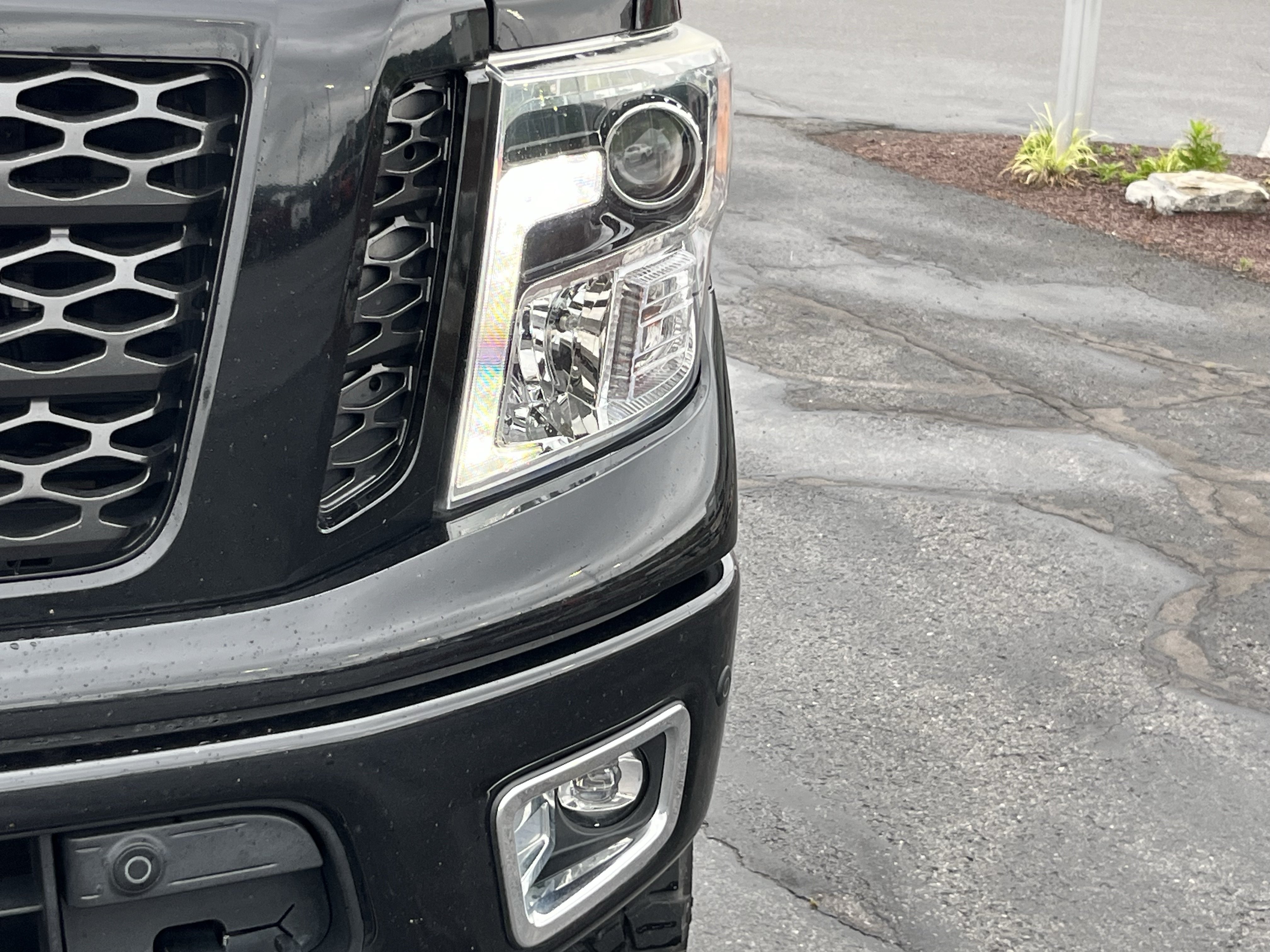 Used 2019 Nissan Titan PRO-4X w/ Pro-4x Convenience Package AWD/4WD image 12