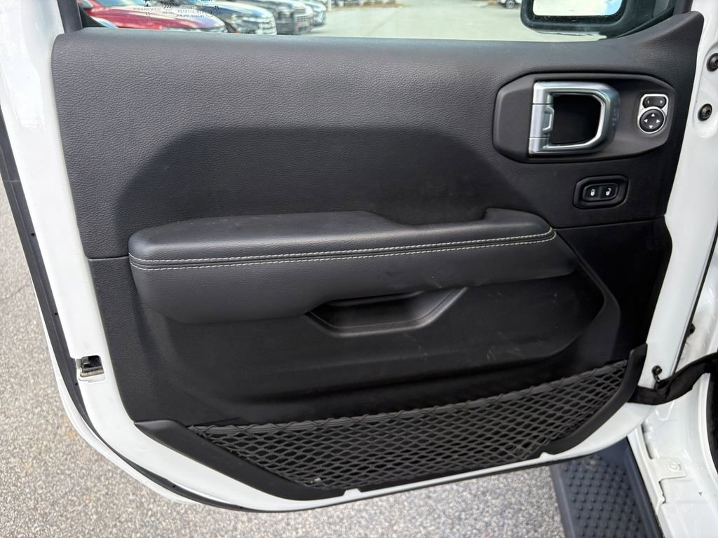 Used 2022 Jeep Wrangler Unlimited Sahara image 13