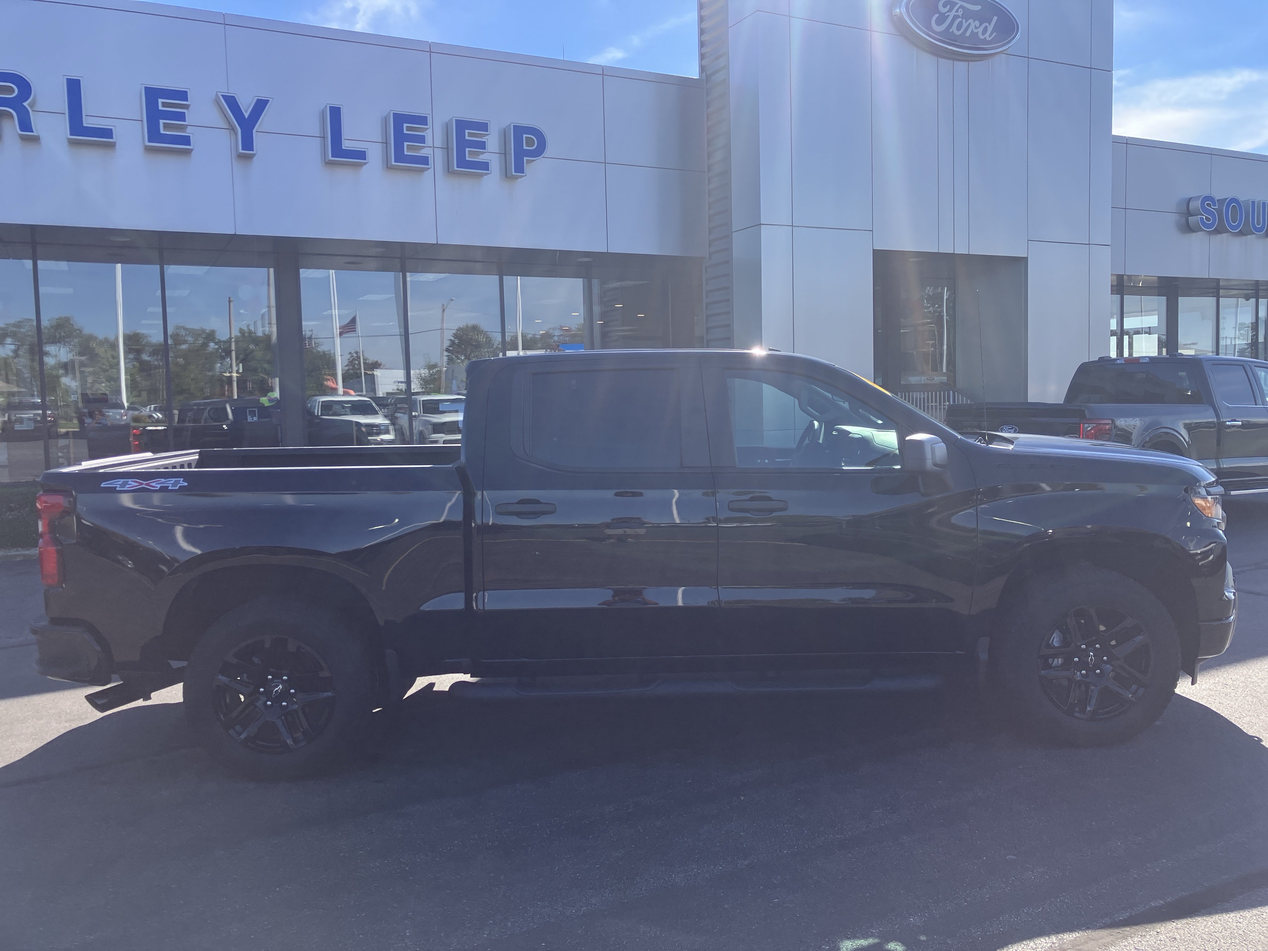 Used 2023 Chevrolet Silverado 1500 Custom w/ Rally Edition AWD/4WD image 8
