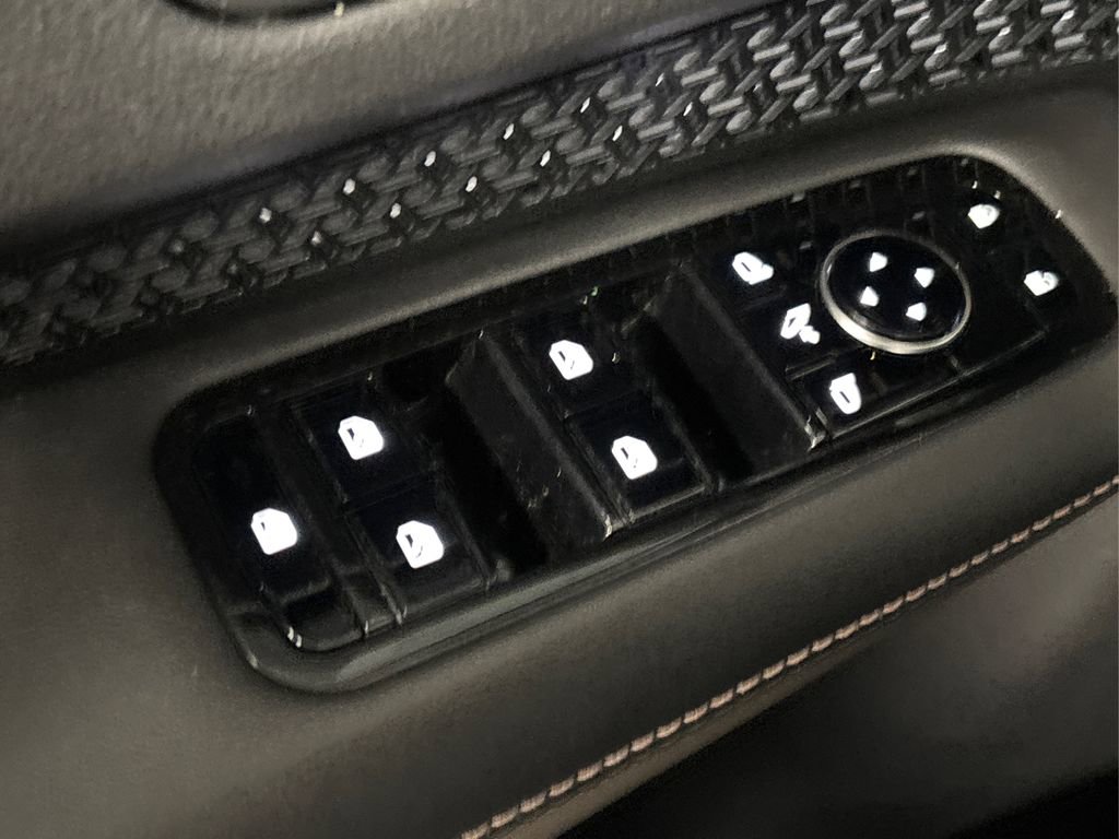 Used 2023 Nissan Ariya FWD image 36