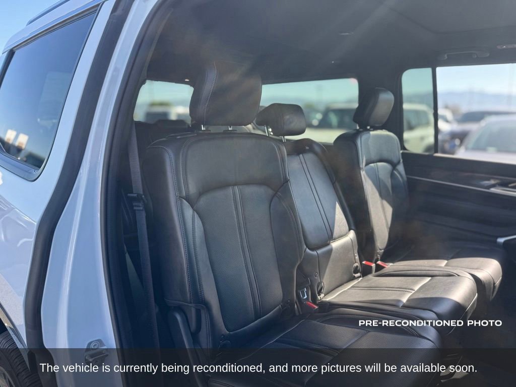 Used 2022 Jeep Wagoneer Series II w/ Premium Group I AWD/4WD image 12