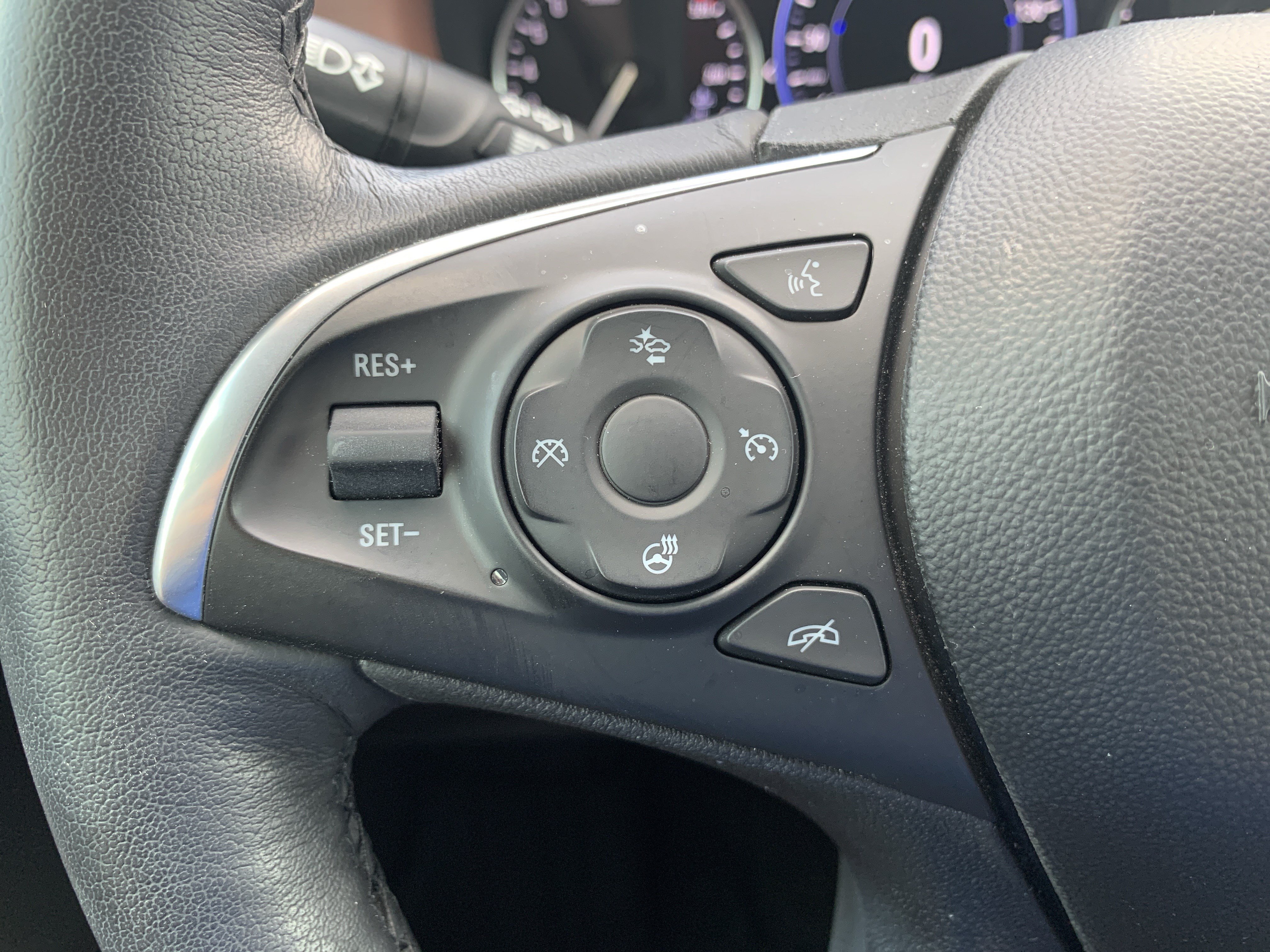 Used 2021 Buick Enclave Avenir w/ Avenir Technology Package FWD image 2