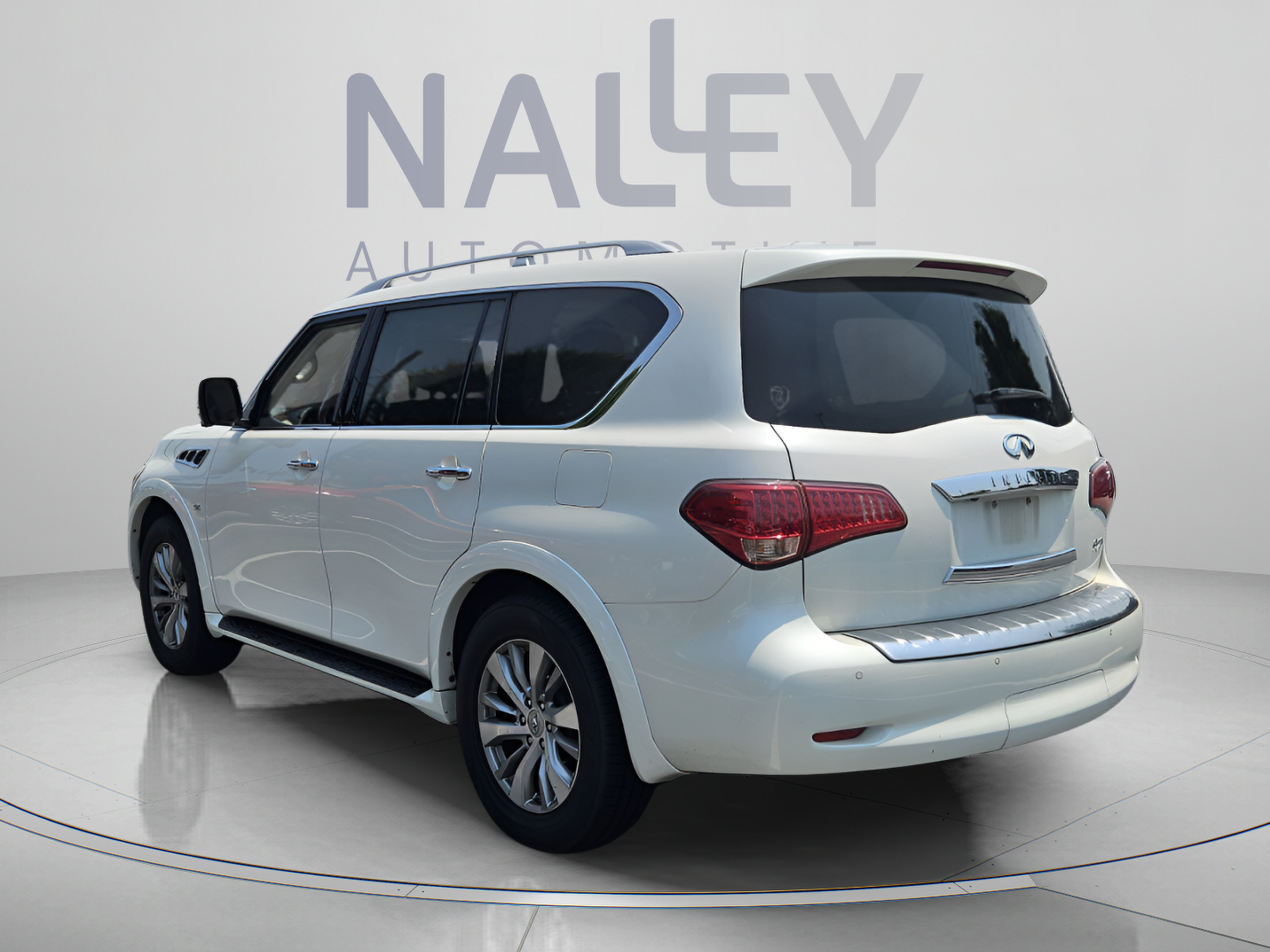 Used 2017 INFINITI QX80 2WD w/ Driver Assistance Package image 3