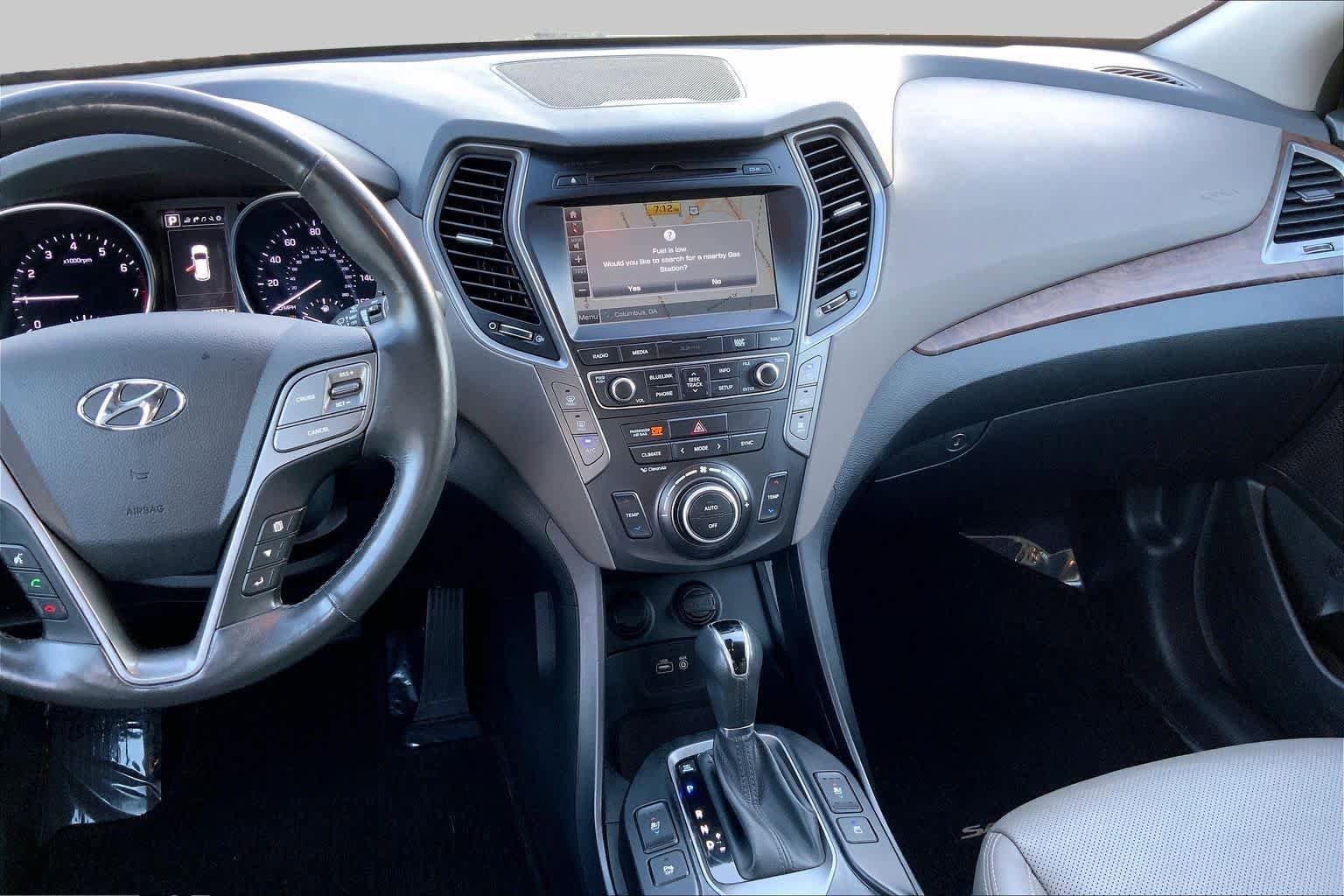 Used 2017 Hyundai Santa Fe Limited w/ Cargo Package AWD/4WD image 7