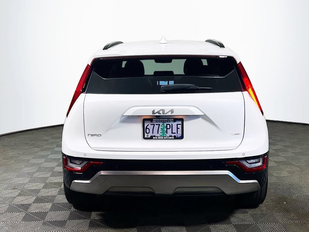 Used 2023 Kia Niro SX Touring FWD image 6