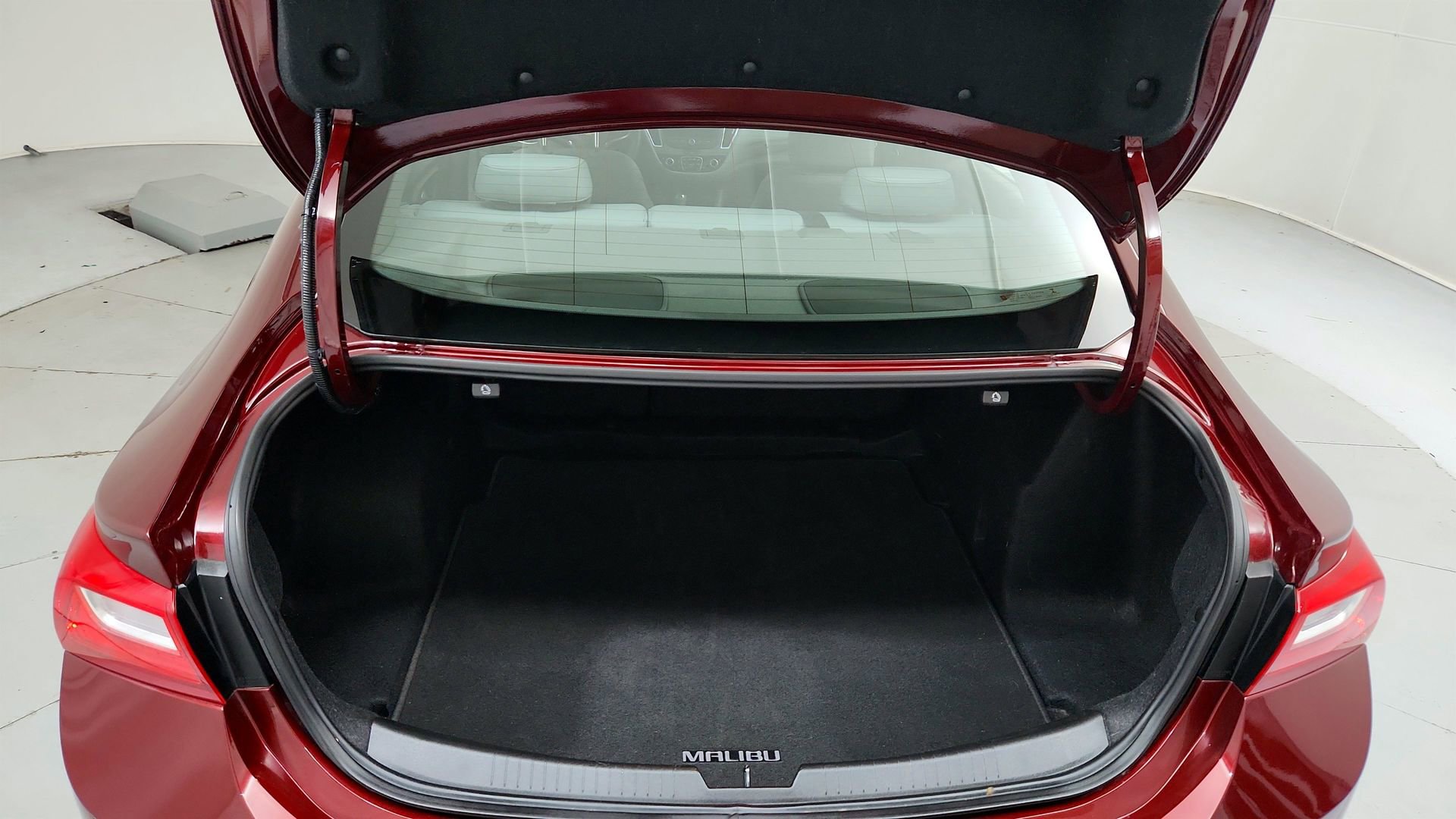 Used 2016 Chevrolet Malibu Premier FWD image 29