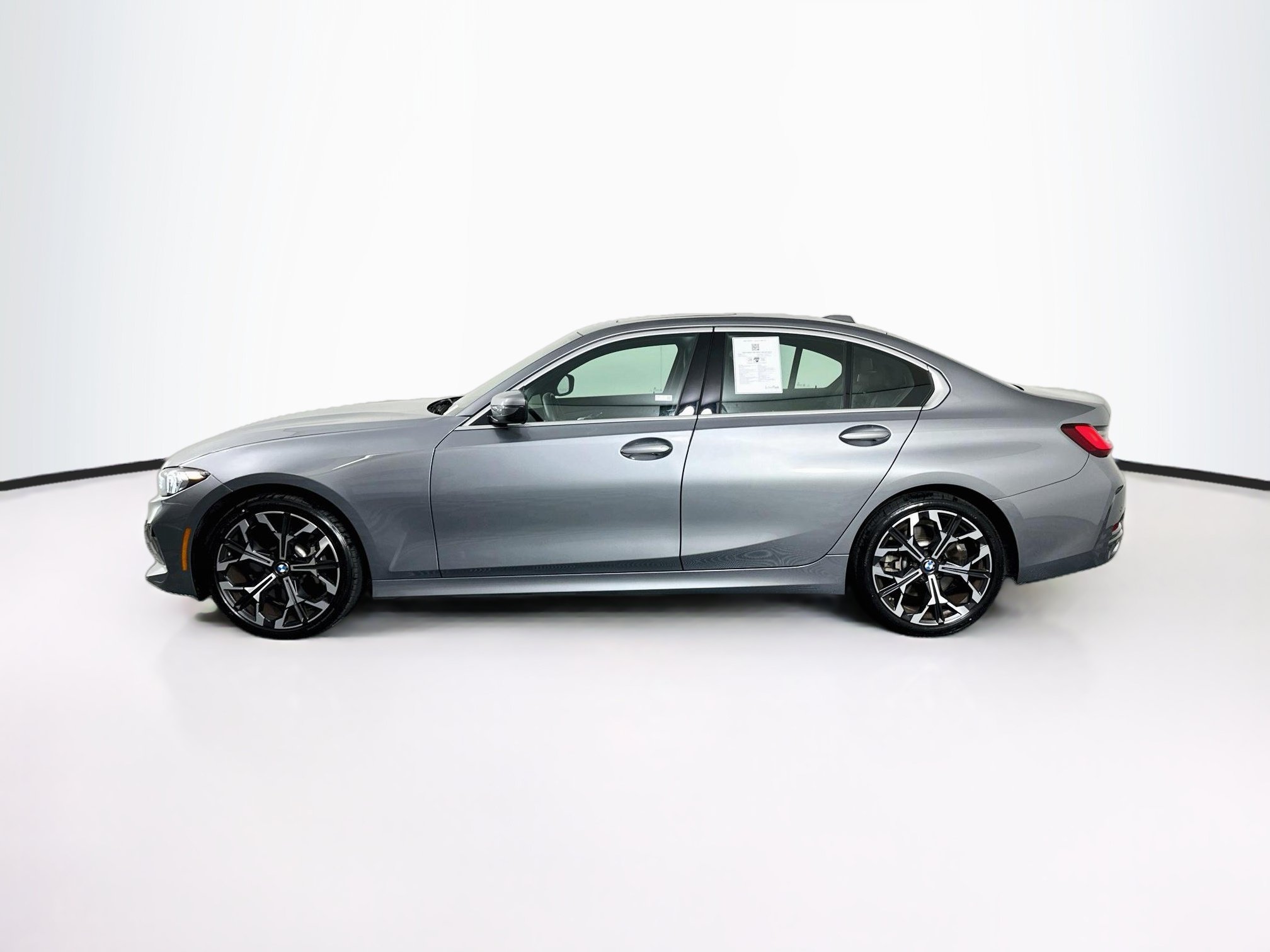 Used 2026 BMW 330i Sedan w/ Premium Package RWD image 4