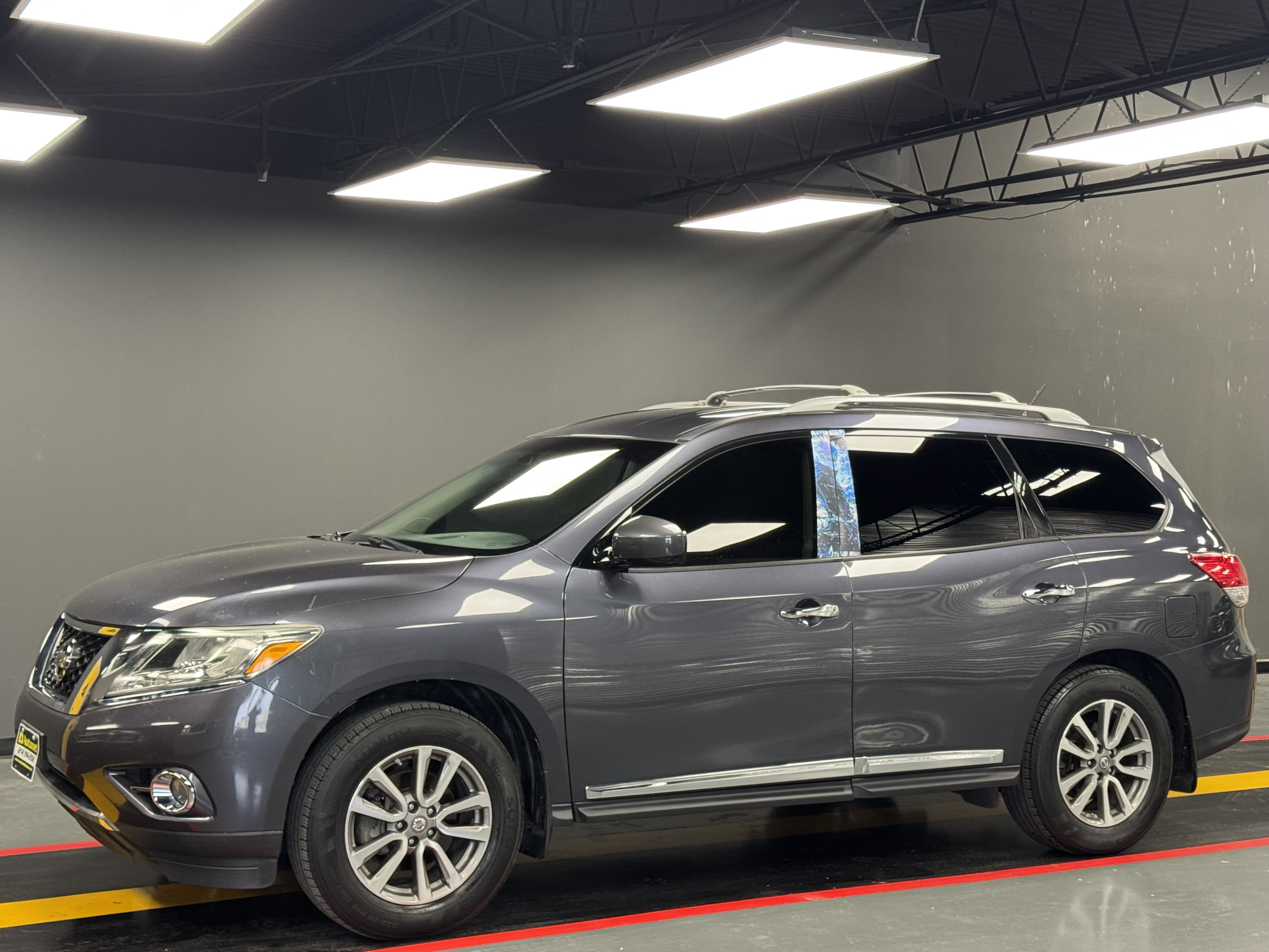 Used 2014 Nissan Pathfinder SL w/ SL Tech Package AWD/4WD image 1