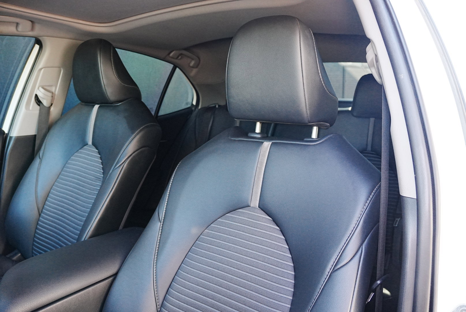 Used 2024 Toyota Camry SE image 10