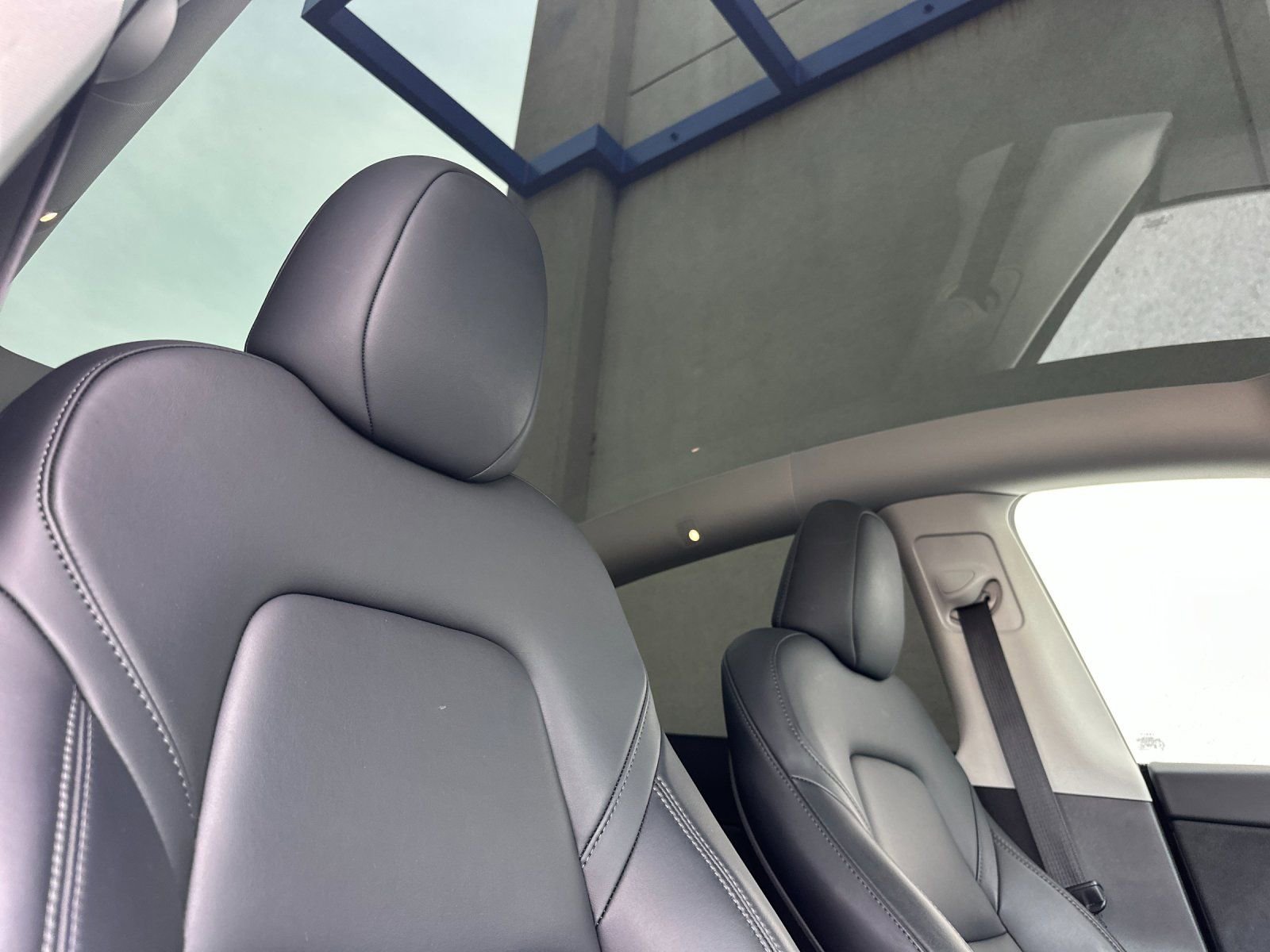 Used 2024 Tesla Model Y Performance image 19